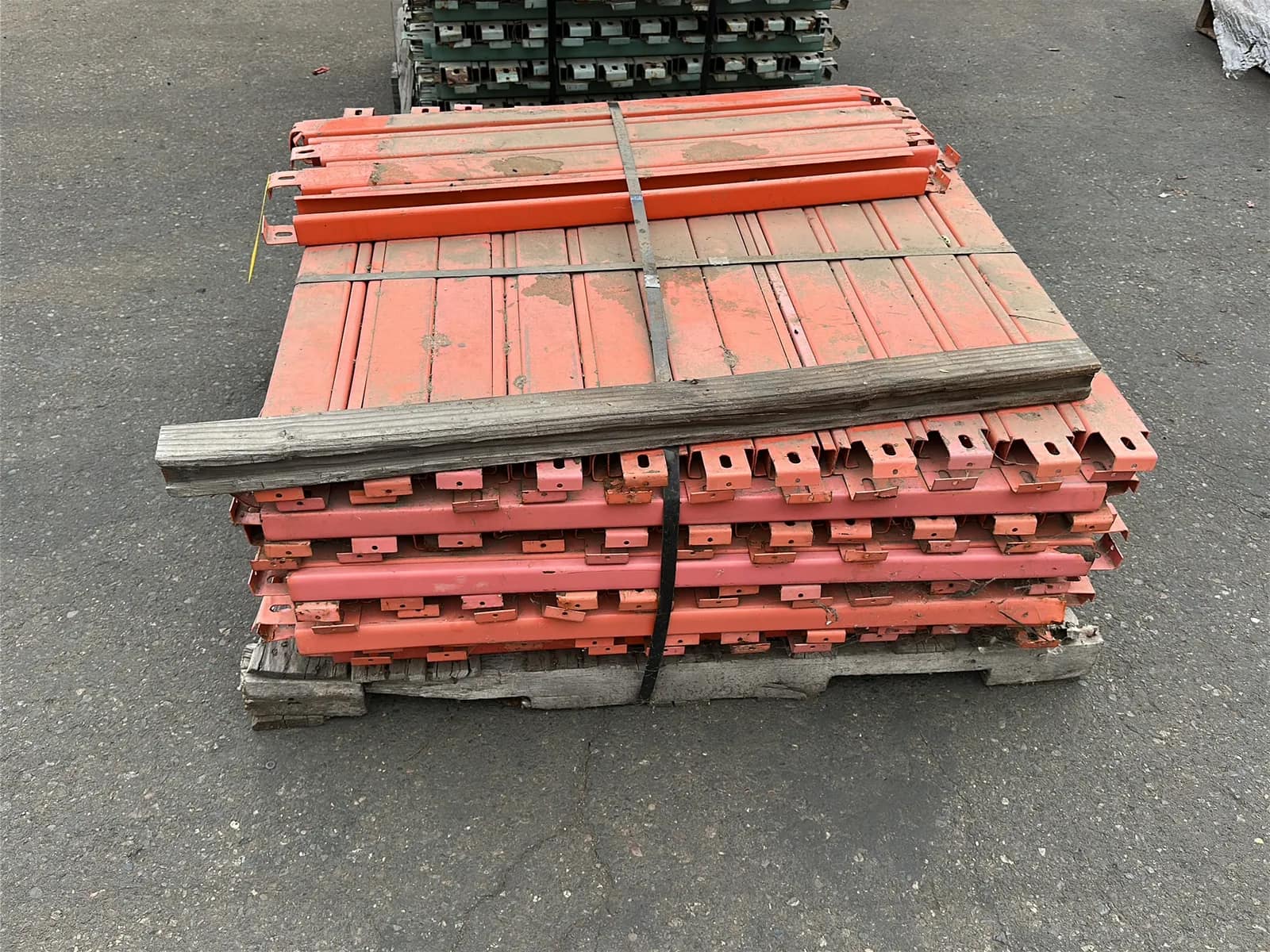 Pallet Of 42” Pallet Supports, photo 3 of 4