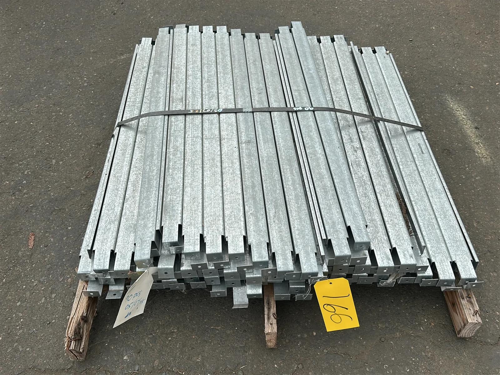(90) 42” Pallet Supports, photo 2 of 4