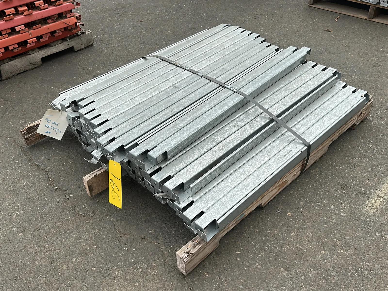 (90) 42” Pallet Supports, photo 1 of 4
