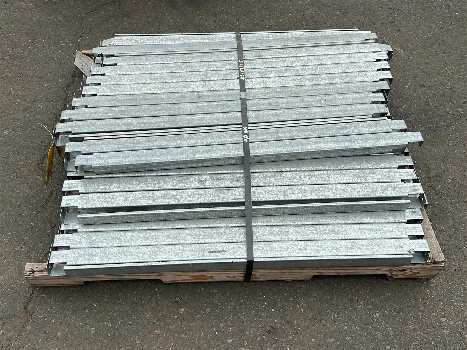 (90) 42” Pallet Supports, photo 3 of 4