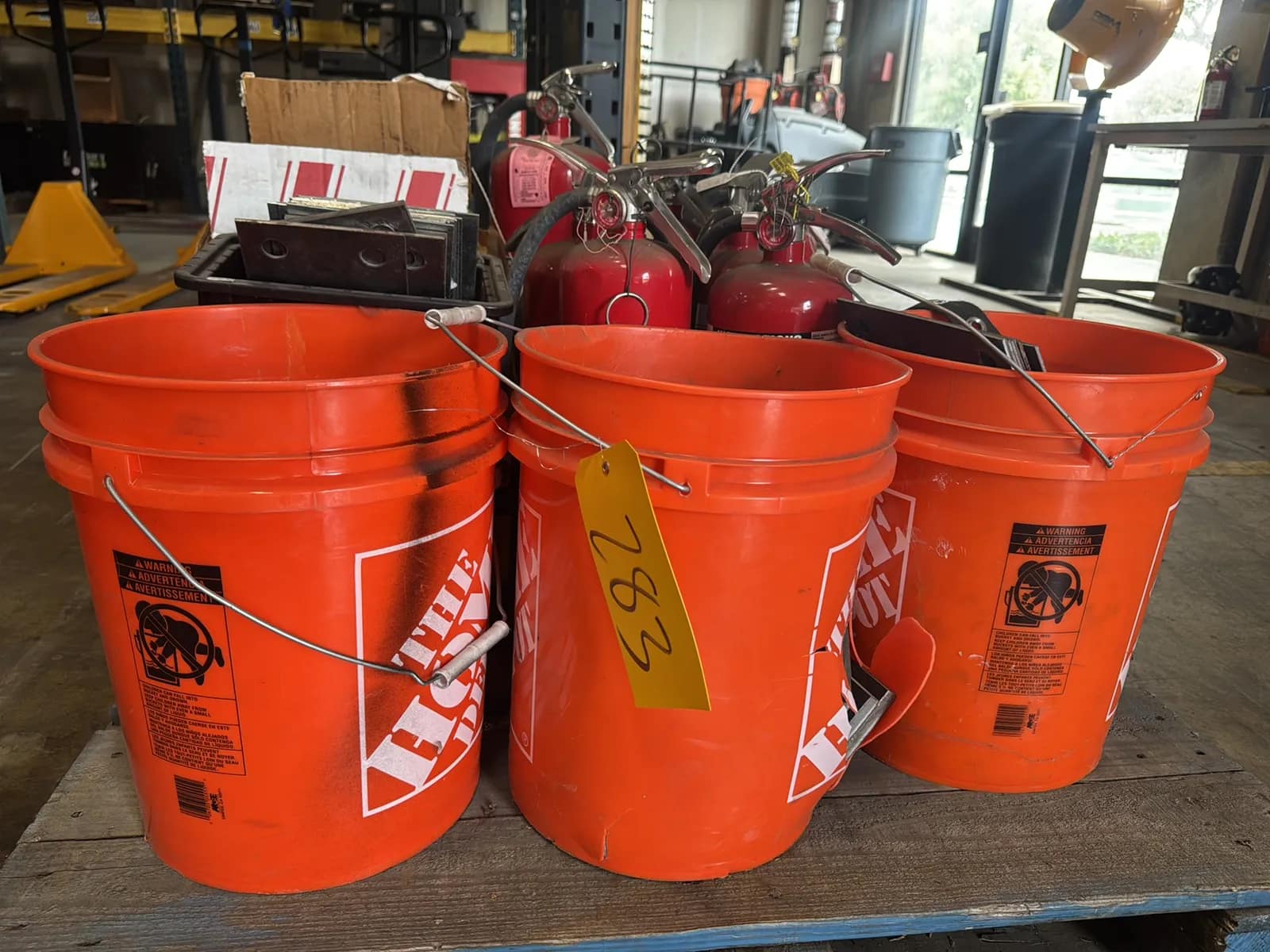 Contents Of Pallet: Fire Extinguishers, PPE Harnesses, Steel Plate And More, photo 2 of 7