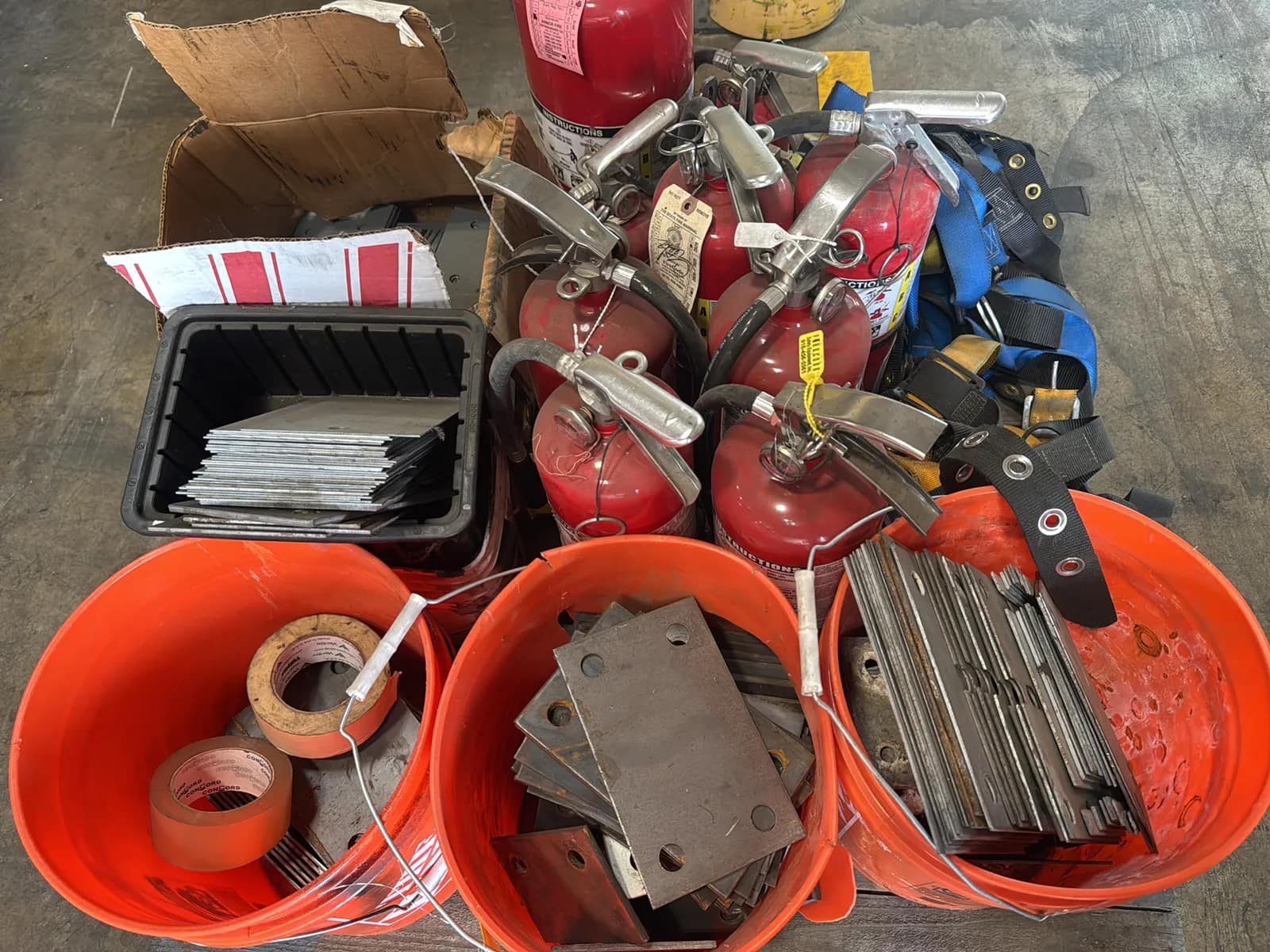 Contents Of Pallet: Fire Extinguishers, PPE Harnesses, Steel Plate And More, photo 3 of 7