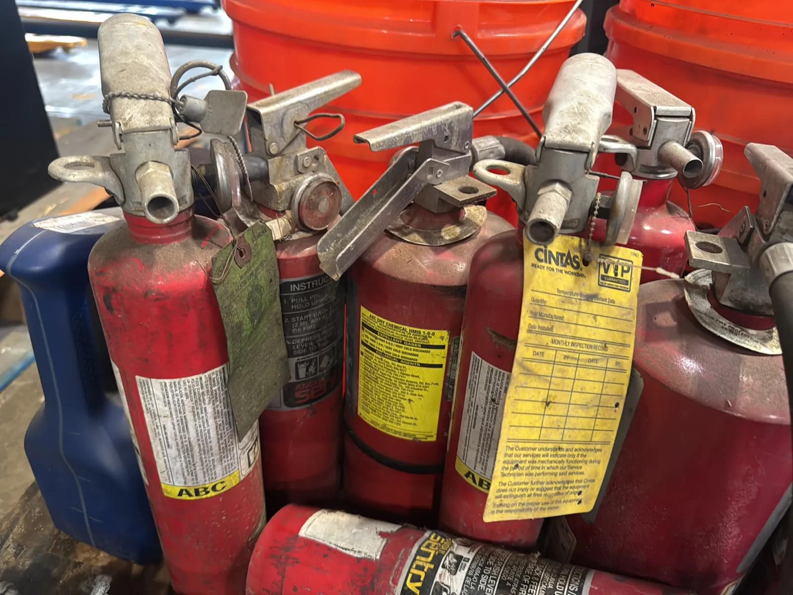 Contents Of Pallet: Fire Extinguishers, WD40 , Buckets And More, photo 4 of 8