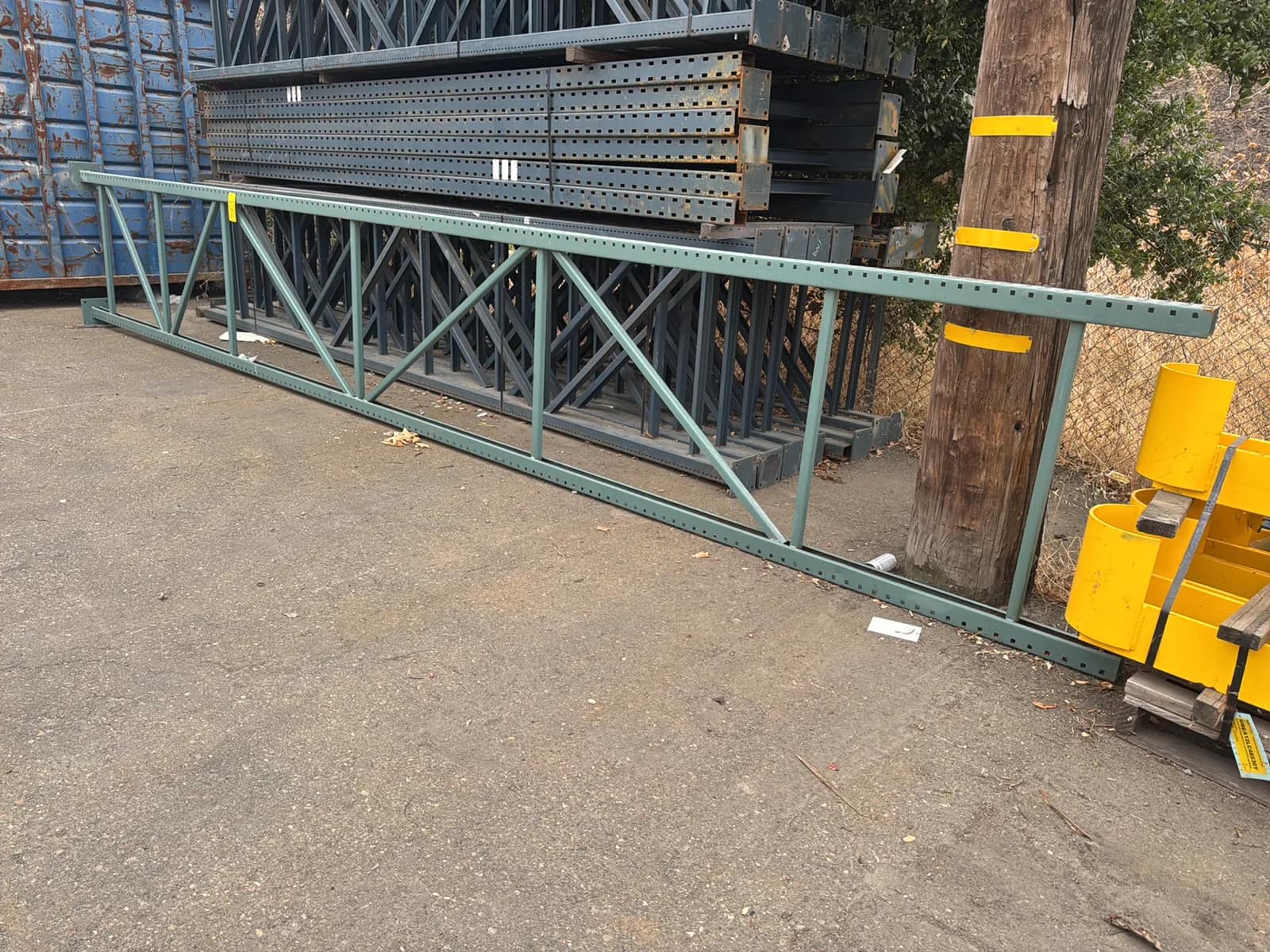 (1) 24’ Pallet Racking Upright, photo 2 of 4