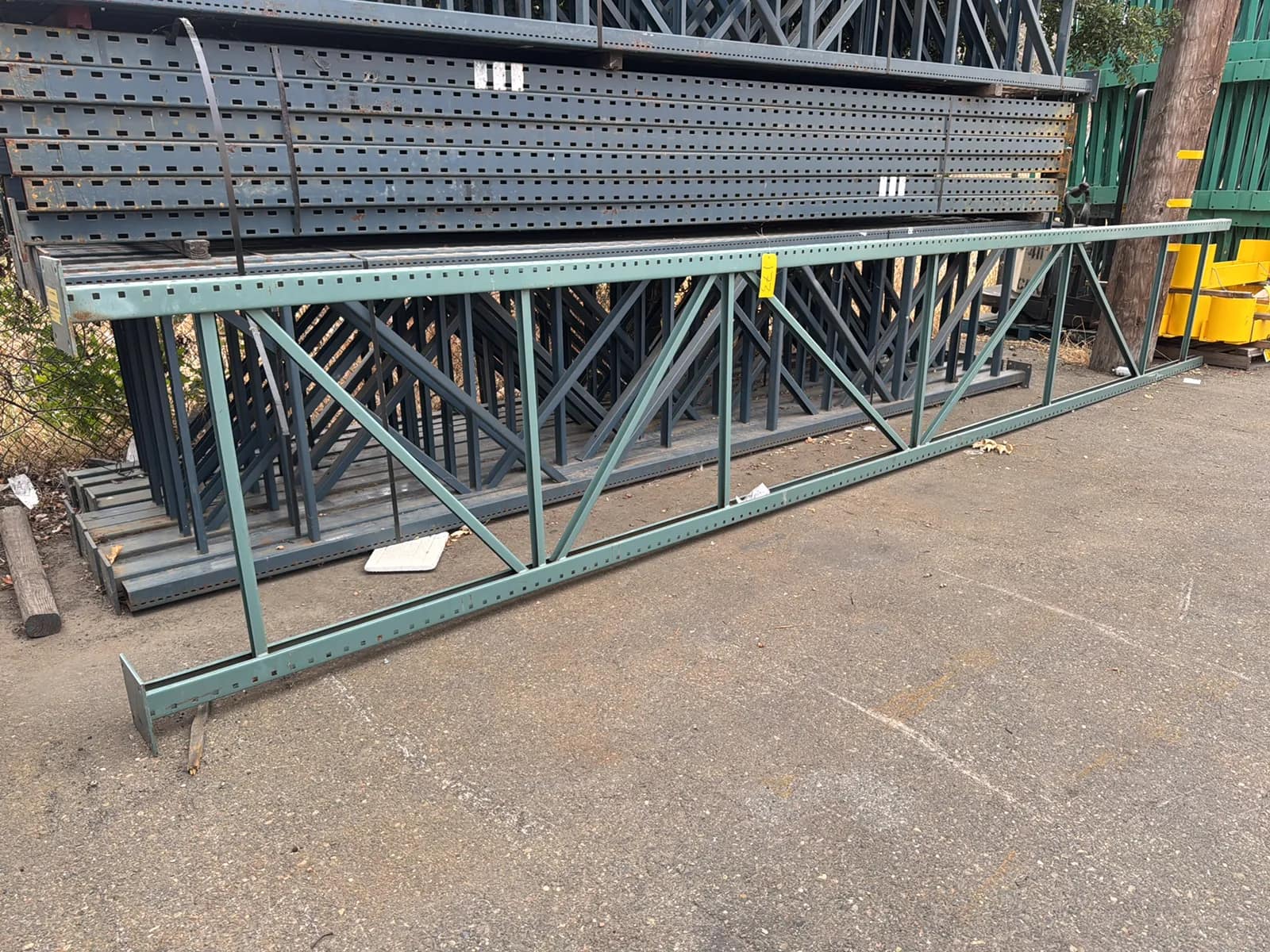 (1) 24’ Pallet Racking Upright, photo 1 of 4