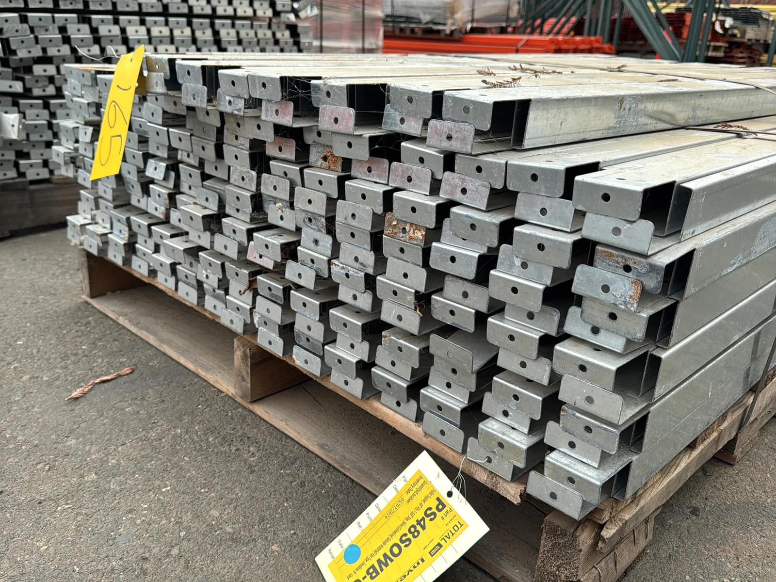 Pallet of 48” Pallet Supports, photo 3 of 5