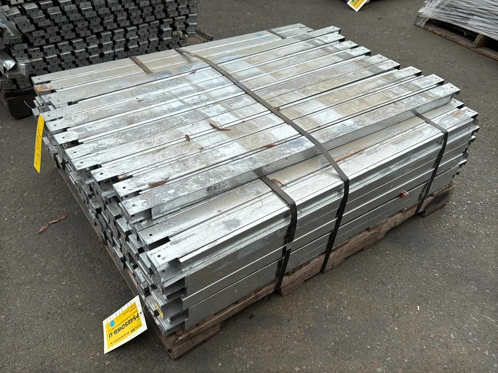 Pallet of 48” Pallet Supports, photo 1 of 5