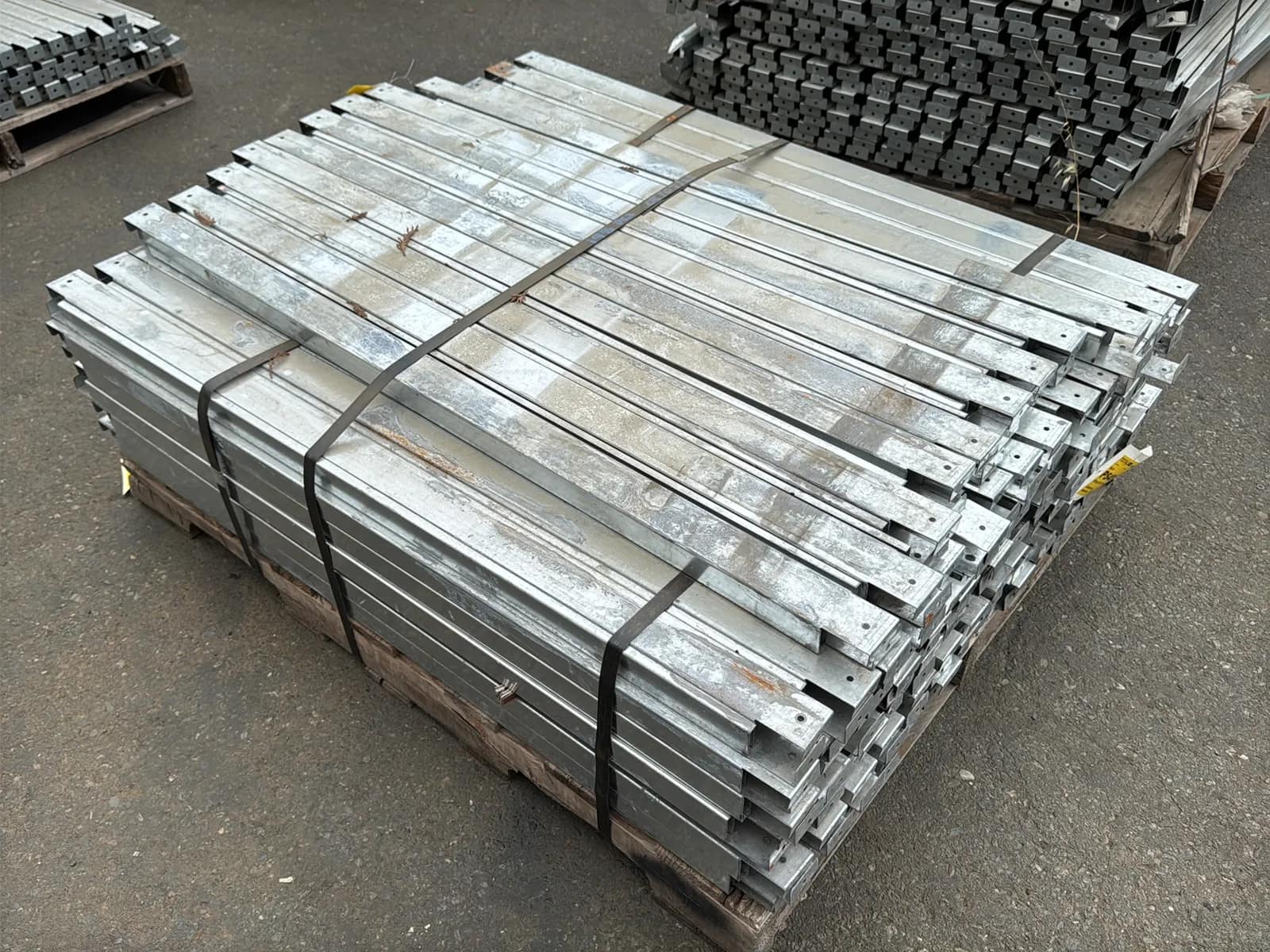 Pallet of 48” Pallet Supports, photo 5 of 5