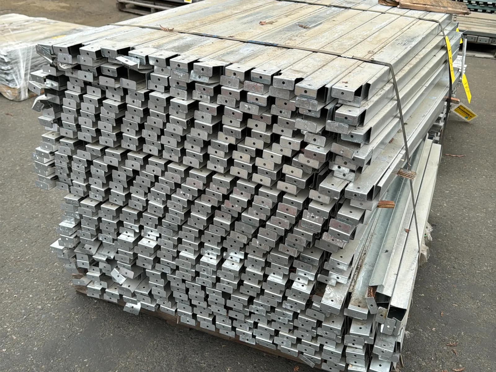 Pallet of 48” Pallet Supports, photo 4 of 5