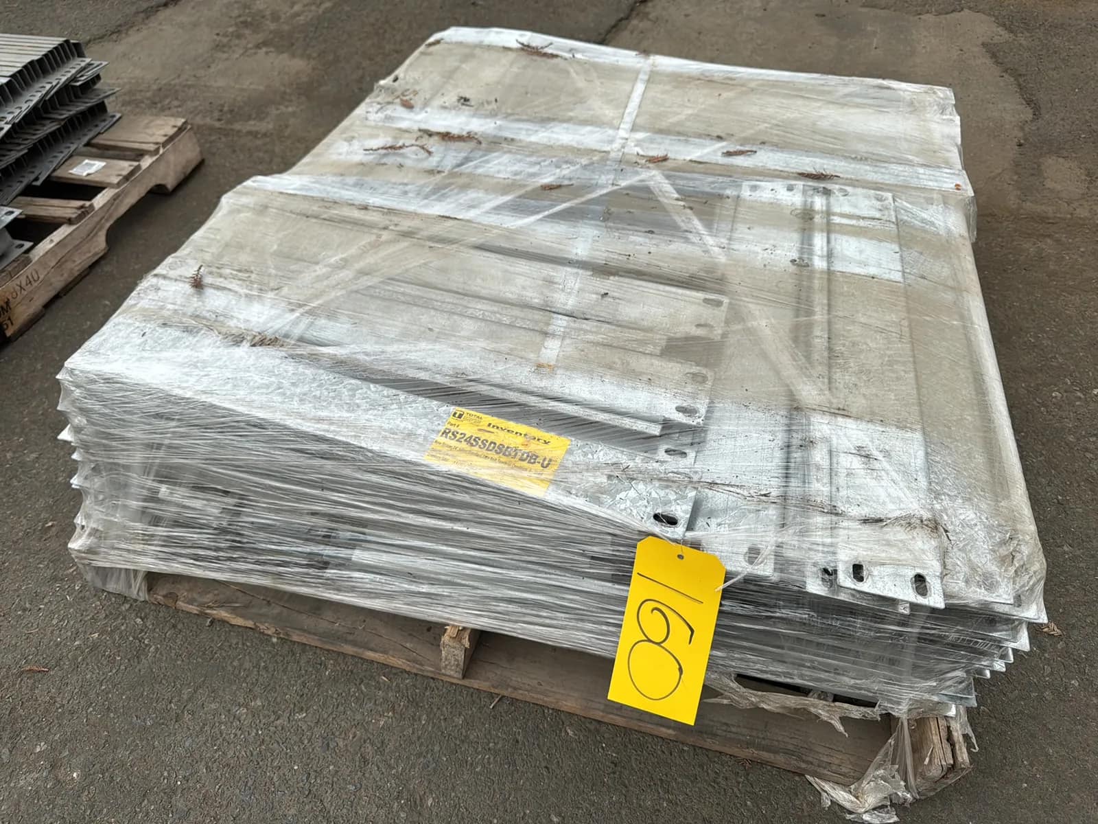 Pallet of 24” Row Spacers, photo 1 of 5