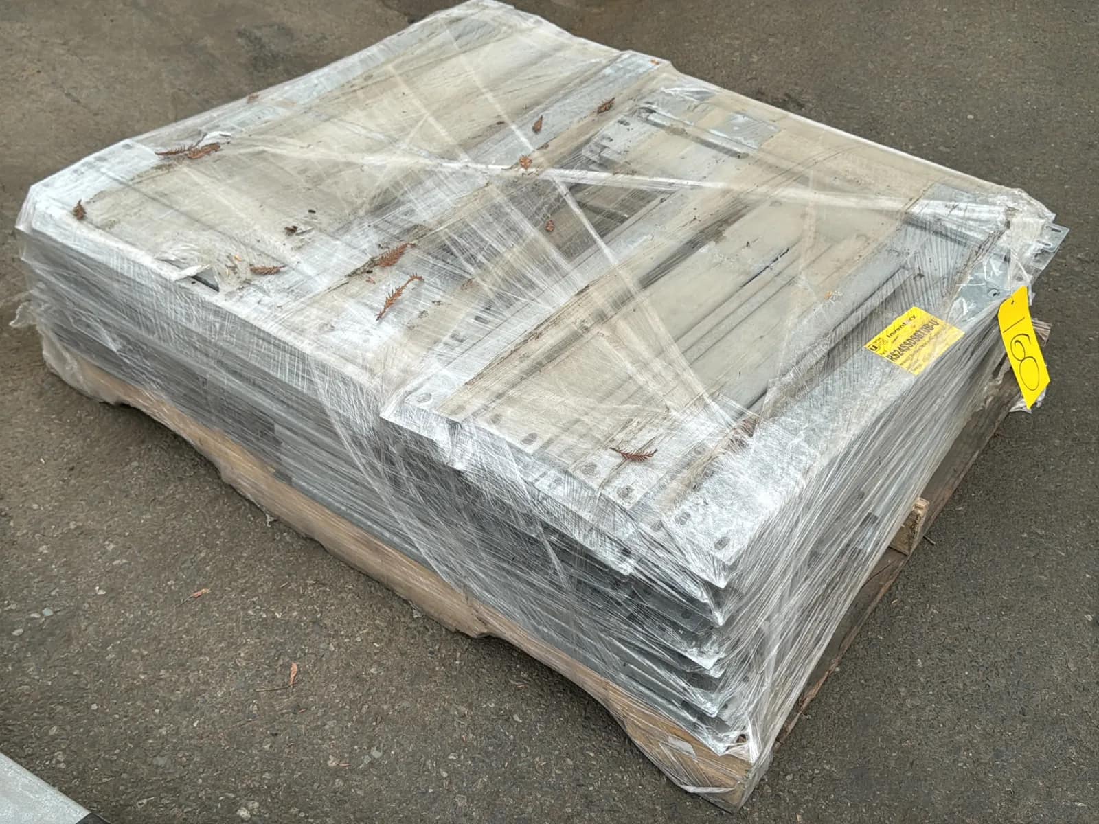 Pallet of 24” Row Spacers, photo 4 of 5
