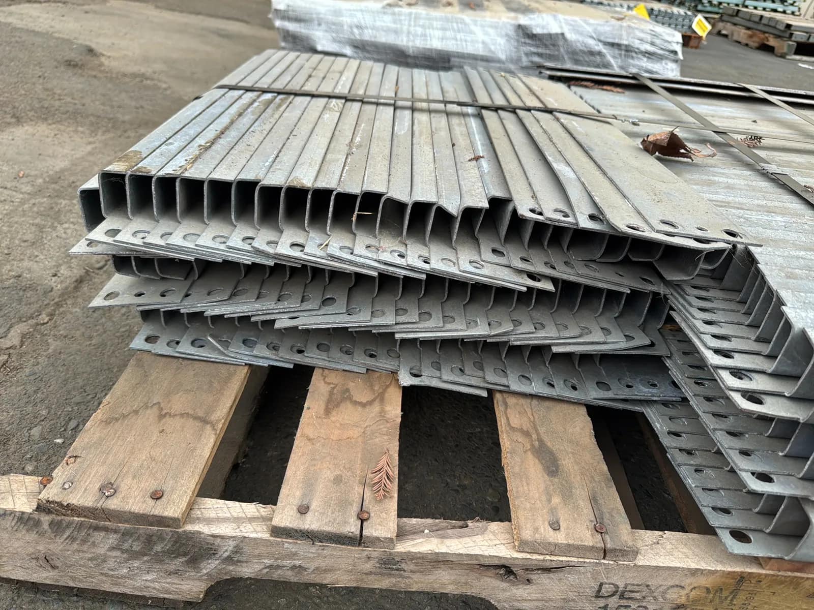 Pallet of 24” Row Spacers, photo 4 of 5