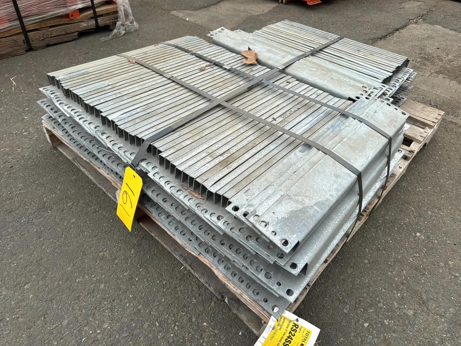 Pallet of 24” Row Spacers, photo 1 of 5