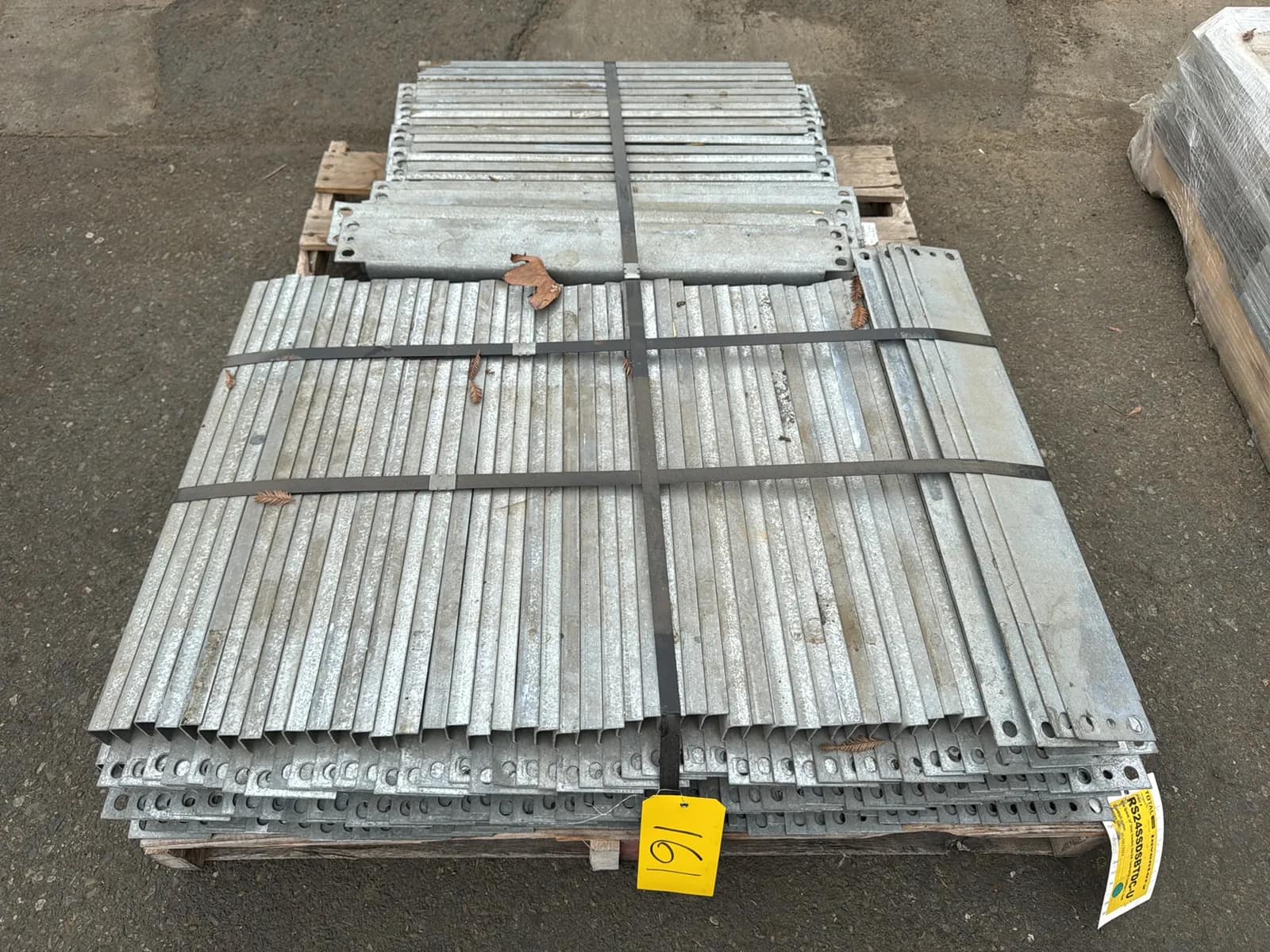 Pallet of 24” Row Spacers, photo 2 of 5