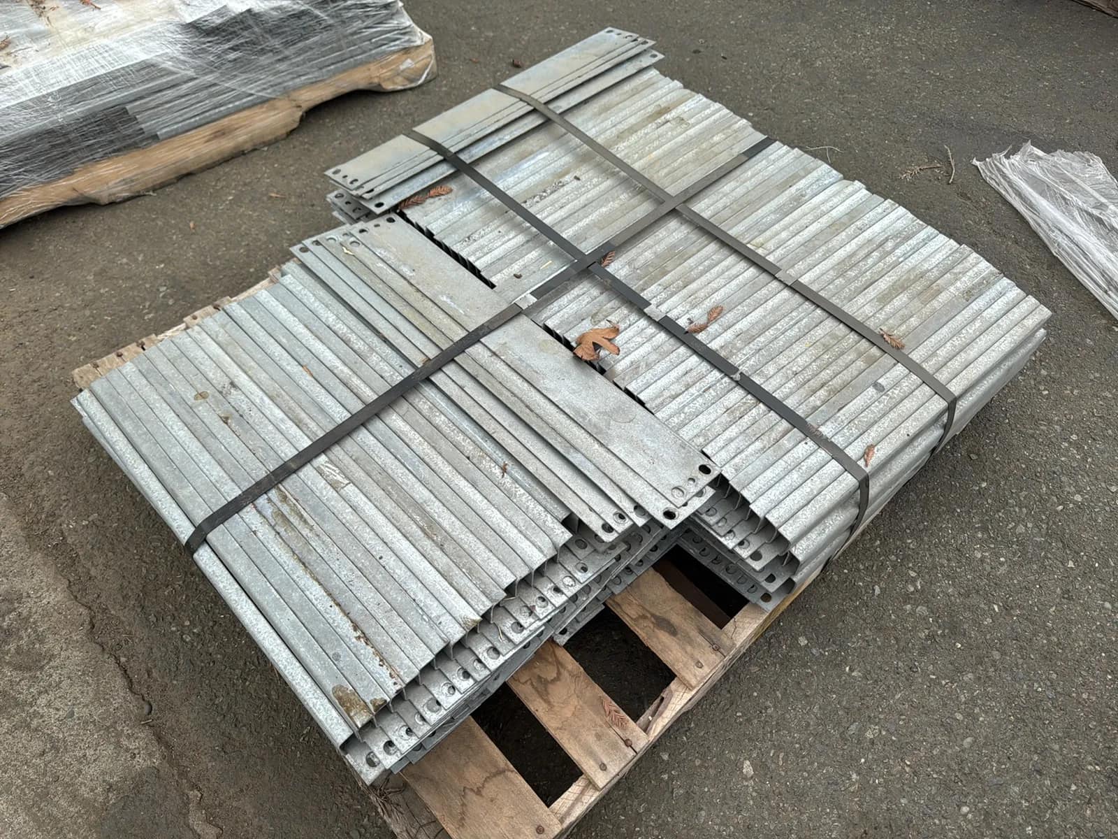 Pallet of 24” Row Spacers, photo 5 of 5