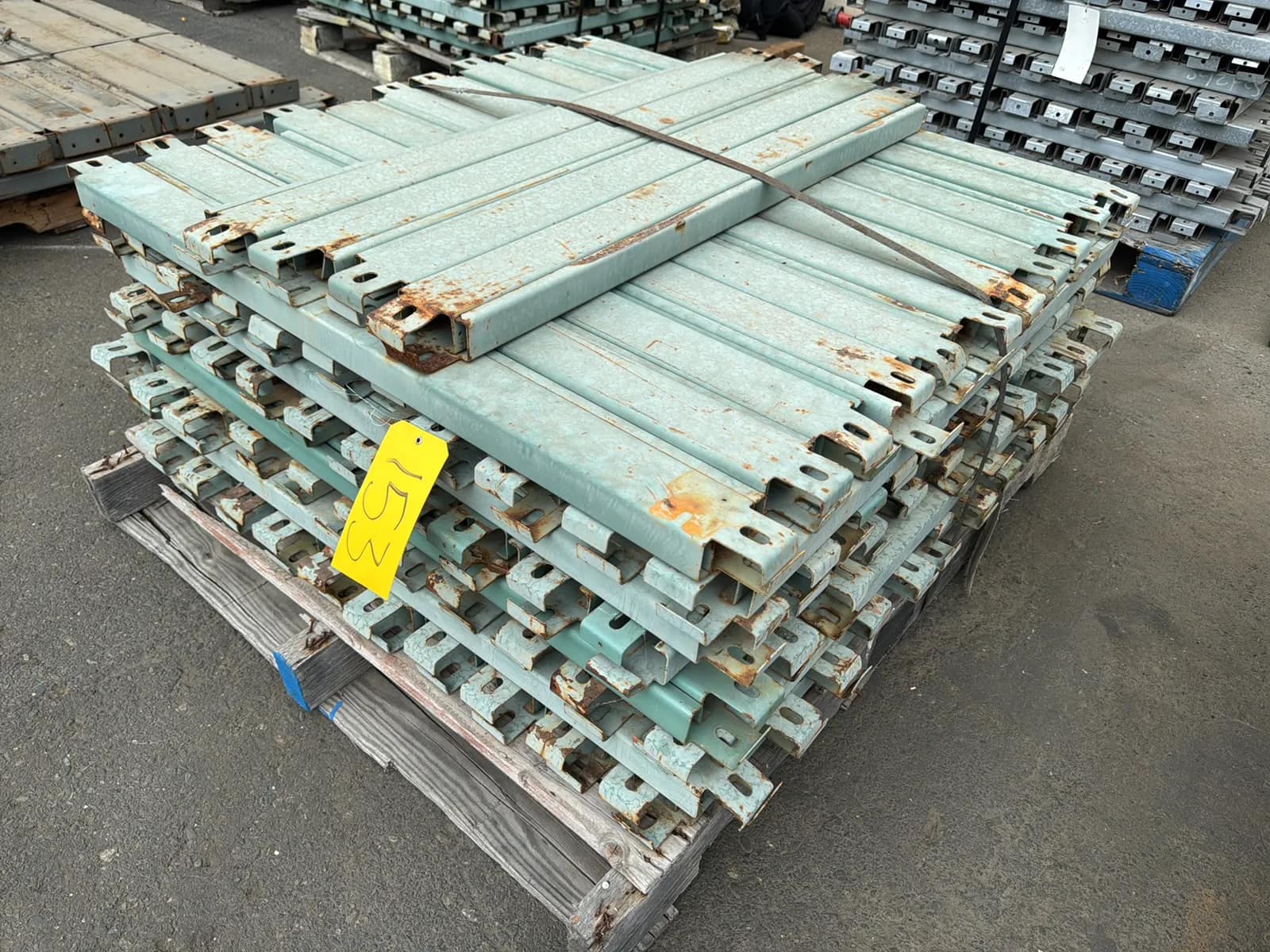 Pallet of 42” Pallet Support, photo 1 of 5