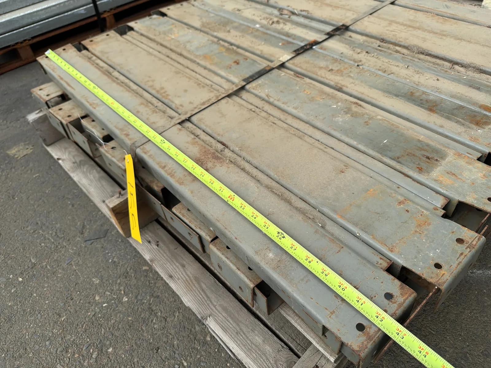 Pallet of 42” Pallet Supports, photo 4 of 4