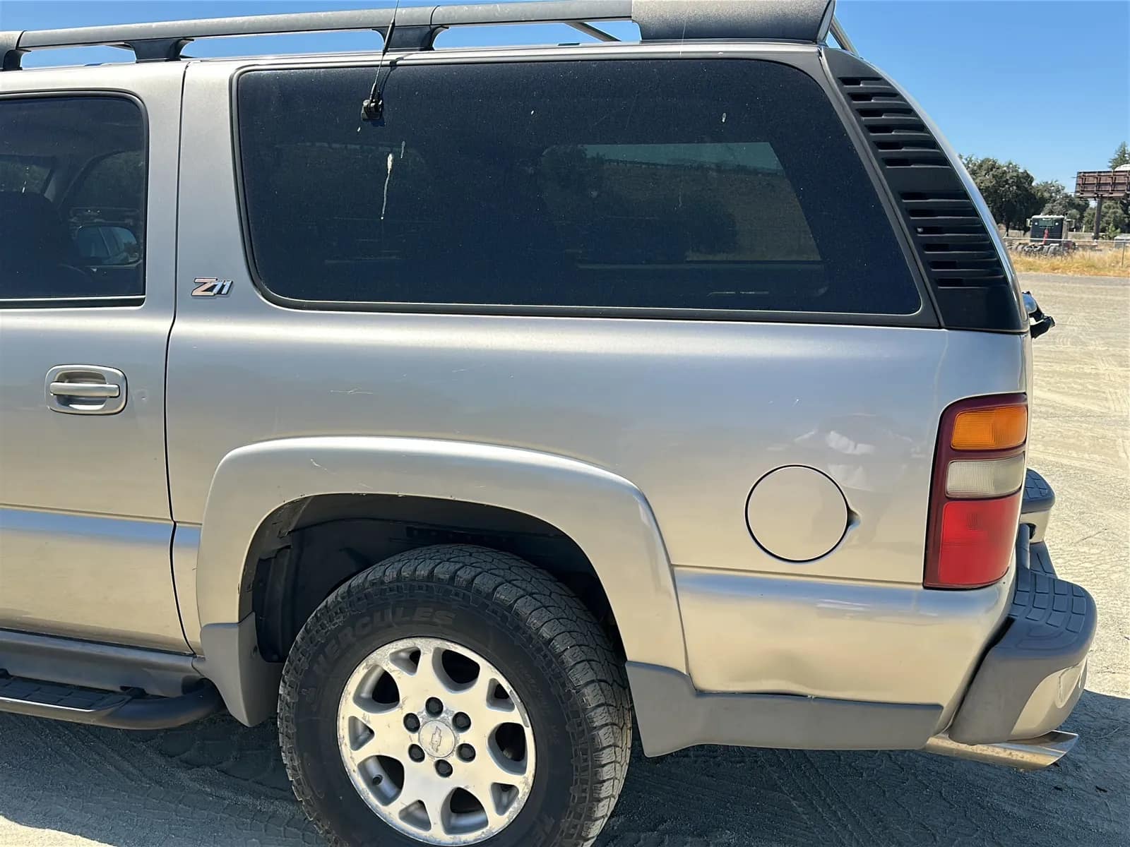 2001 Chevy Z71 Suburban, photo 25 of 69