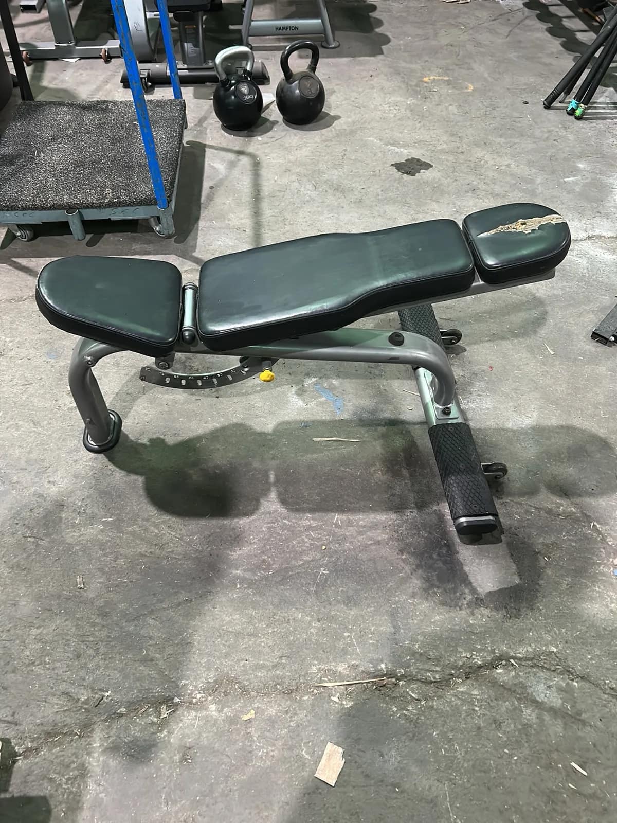 tag-adjustable-bench-7b9c73
