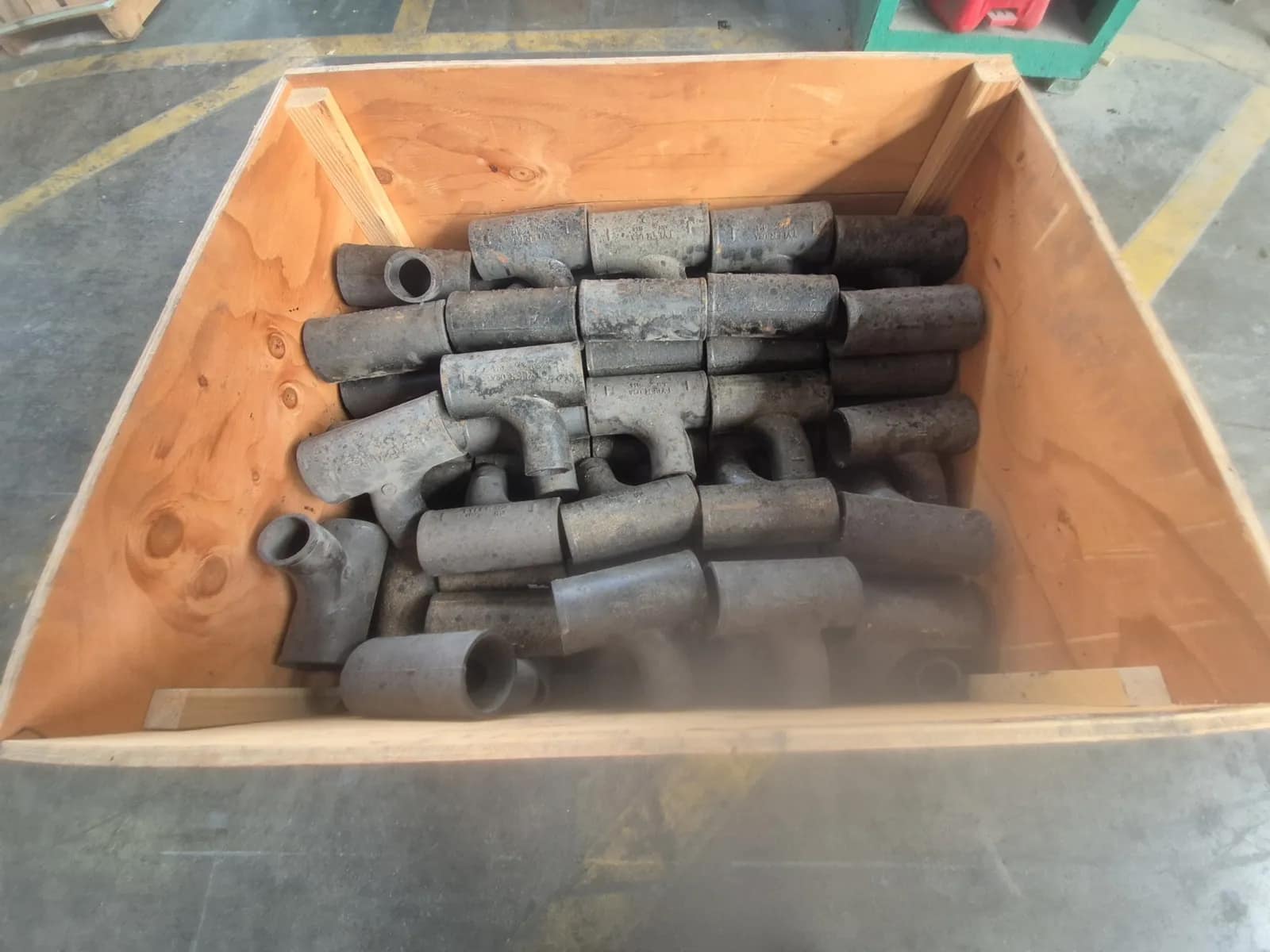 contents-of-pallet-cast-iron-3x2-sanitary-tees-approximately-75-2db143