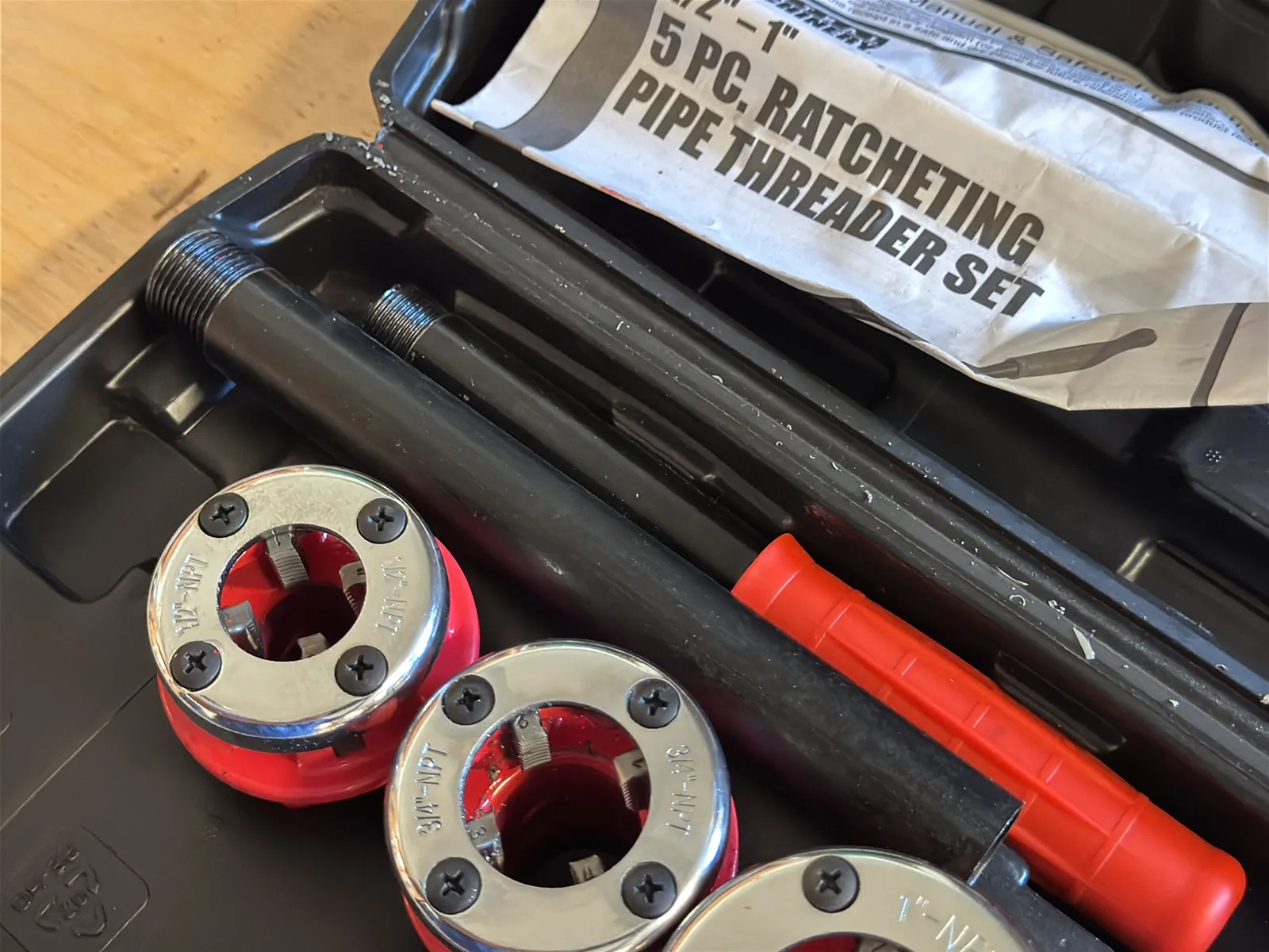 Central Machinery 1/2”-1” Ratcheting Pipe Threader Set, photo 8 of 8