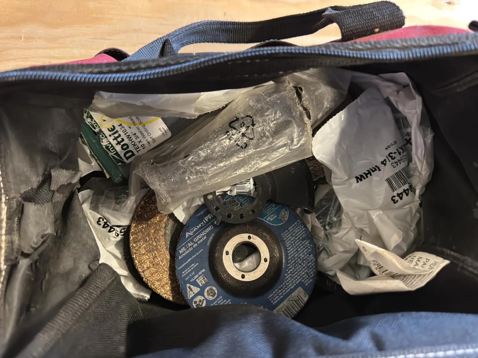 Milwaukee 4-1/2” Grinder With Bag, photo 3 of 5
