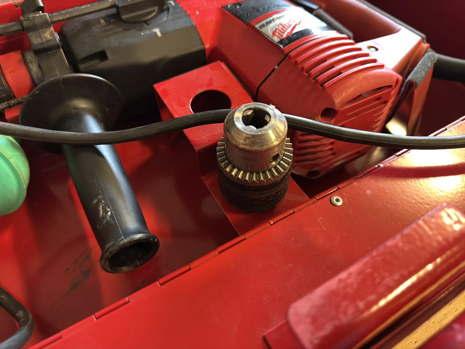 Milwaukee Heavy Duty 1-1/8” Rotary Hammer With Case, photo 8 of 9