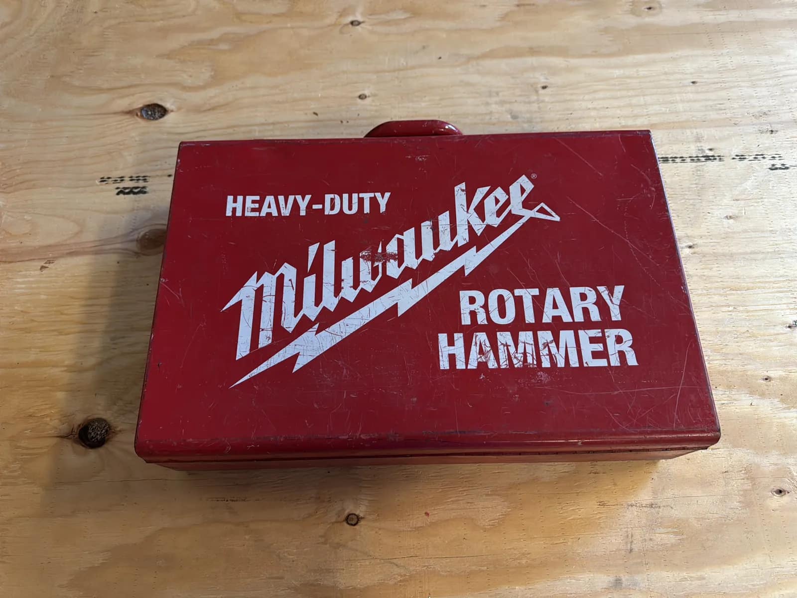 Milwaukee Heavy Duty 1-1/8” Rotary Hammer With Case, photo 2 of 9