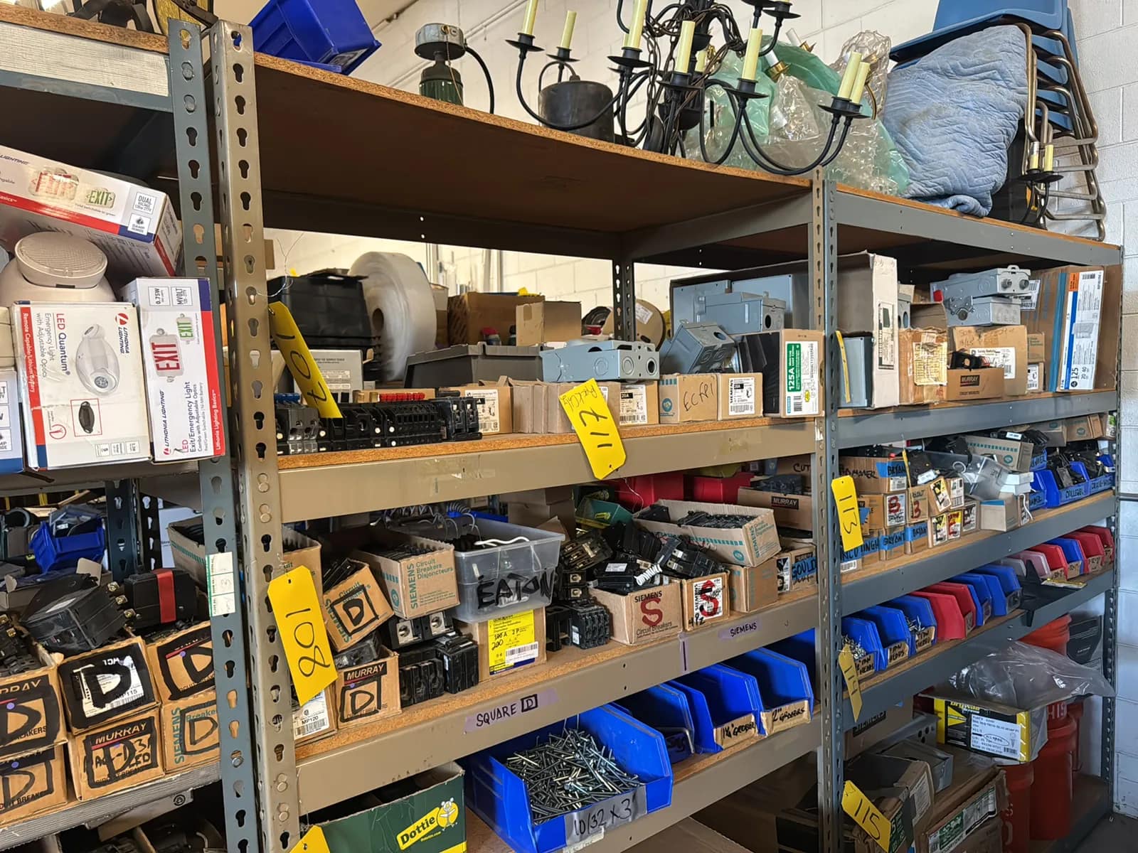 adjustable-metal-shelving-unit-contents-not-included-mu79qkrv