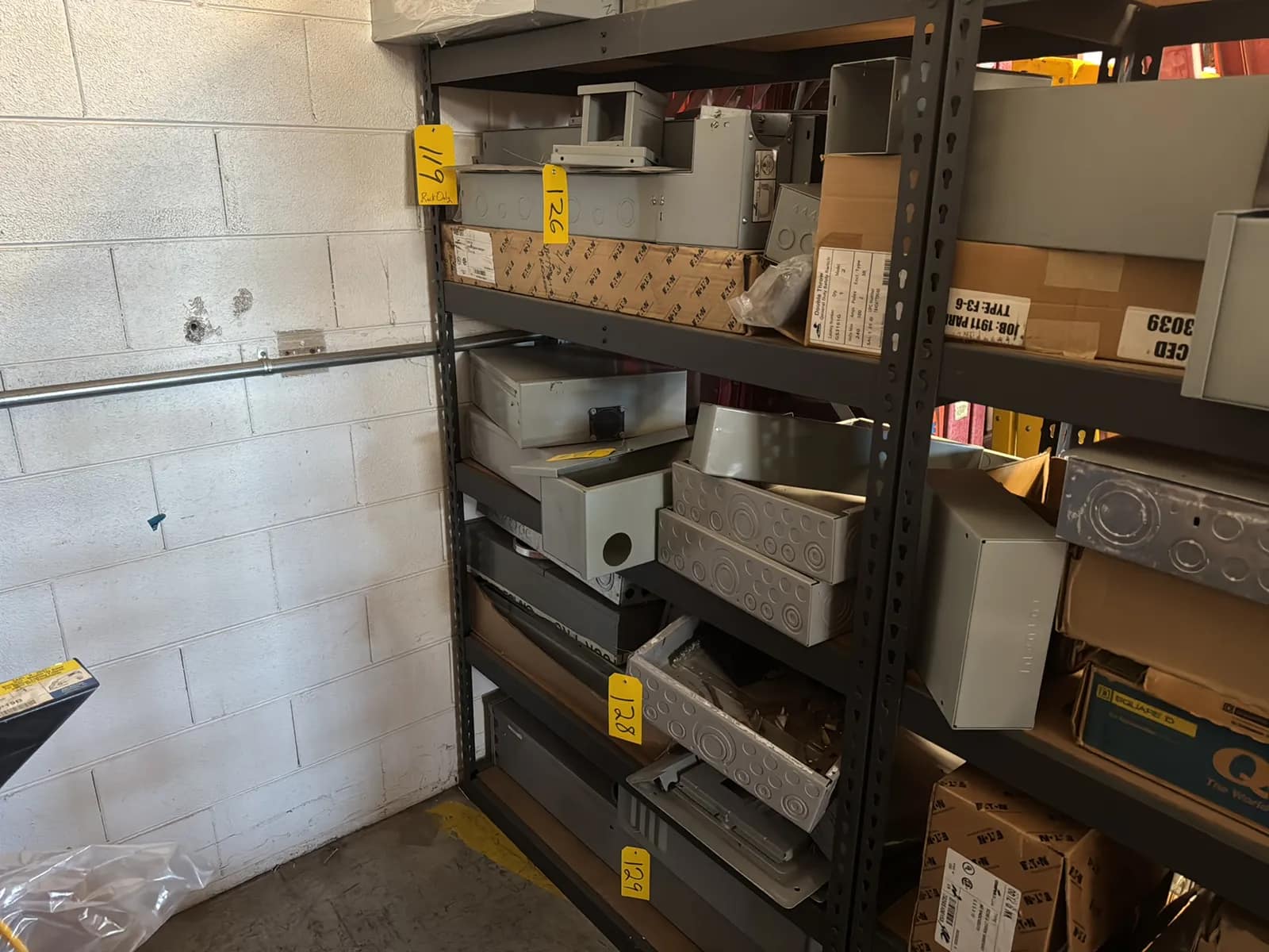 adjustable-metal-shelving-unit-contents-not-included-mu79r7ye