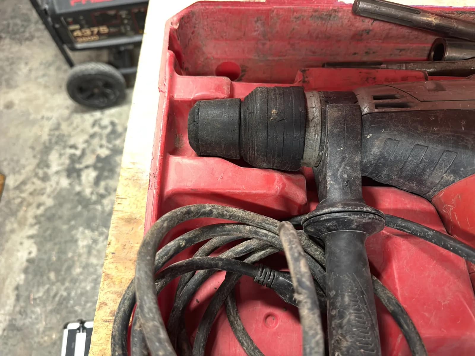 Milwaukee 1-9/16” SDS-Max Rotary Hammer, photo 3 of 6