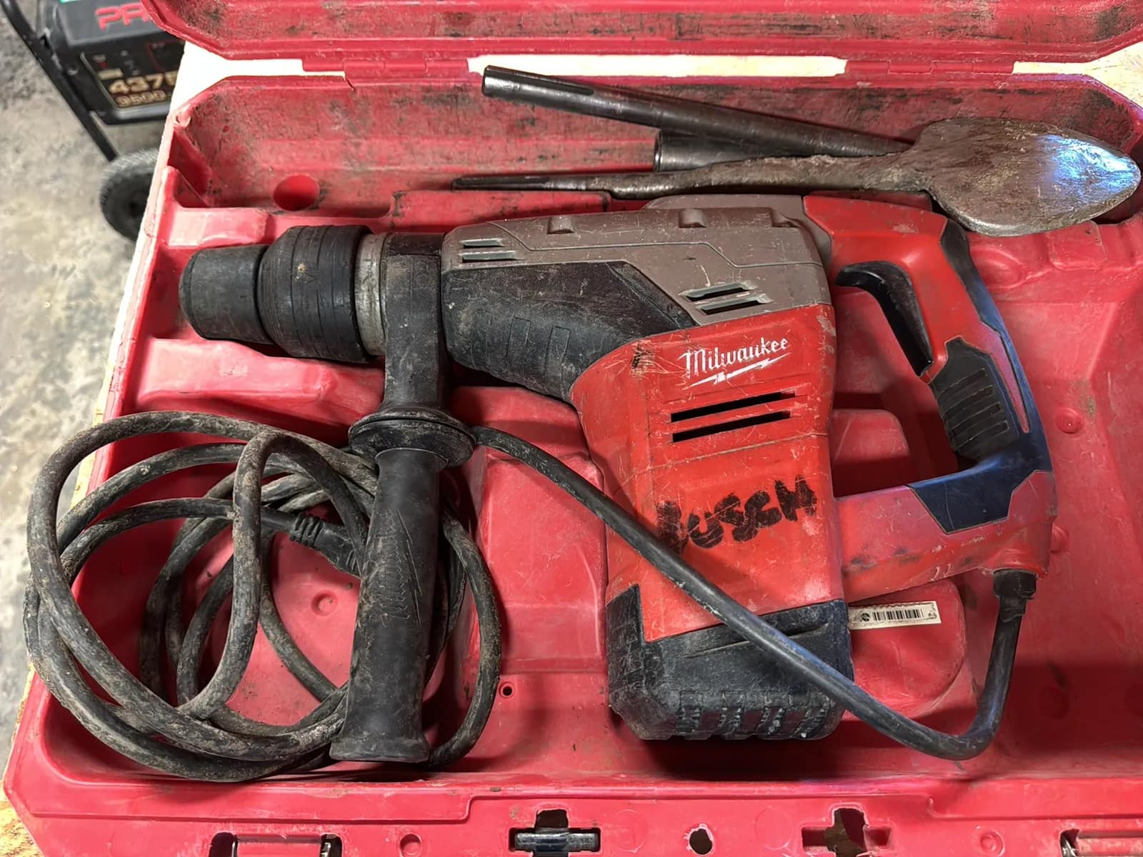 Milwaukee 1-9/16” SDS-Max Rotary Hammer, photo 2 of 6