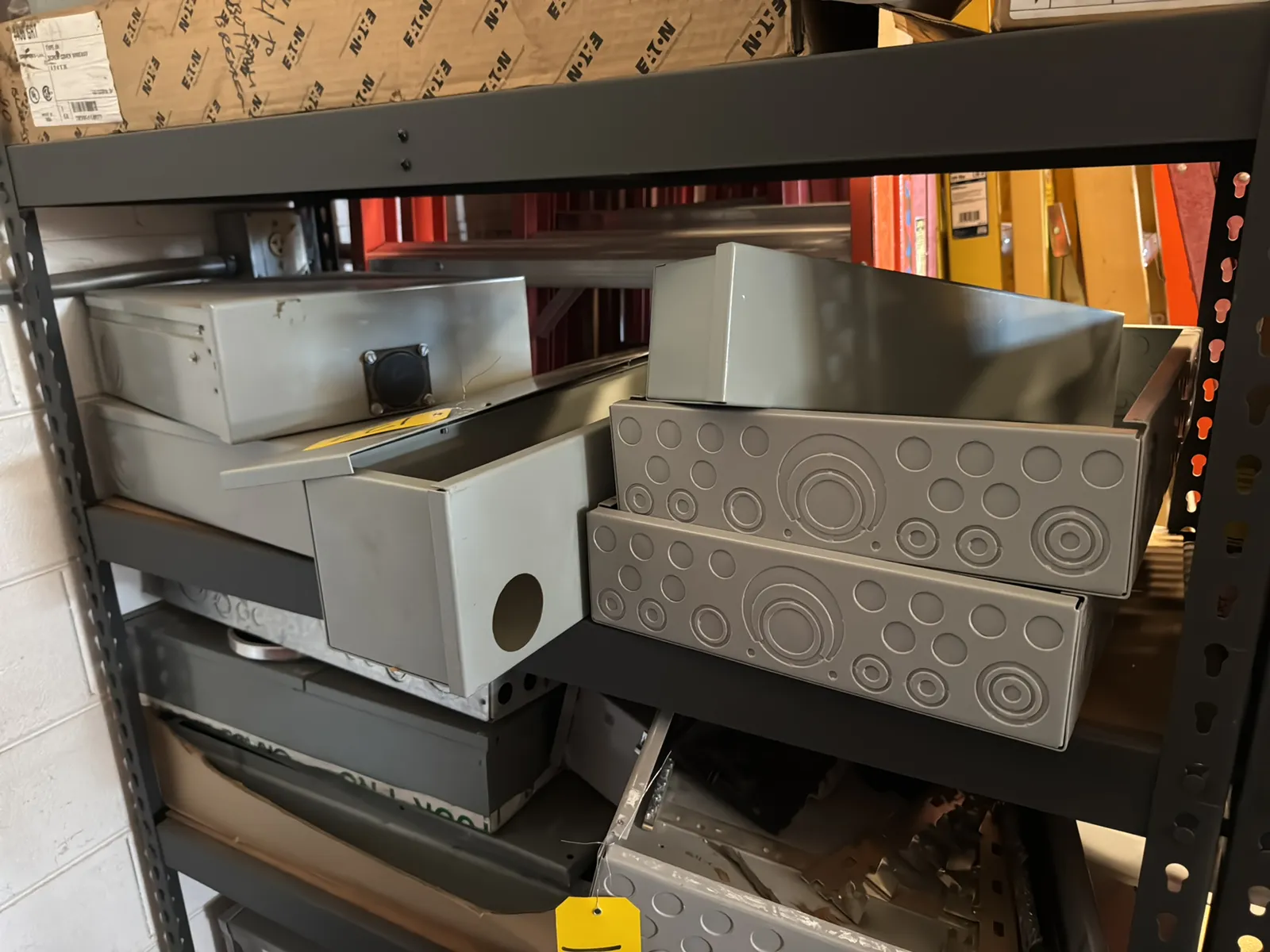 contents-of-91-shelf-assorted-electrical-boxes-mu79udir
