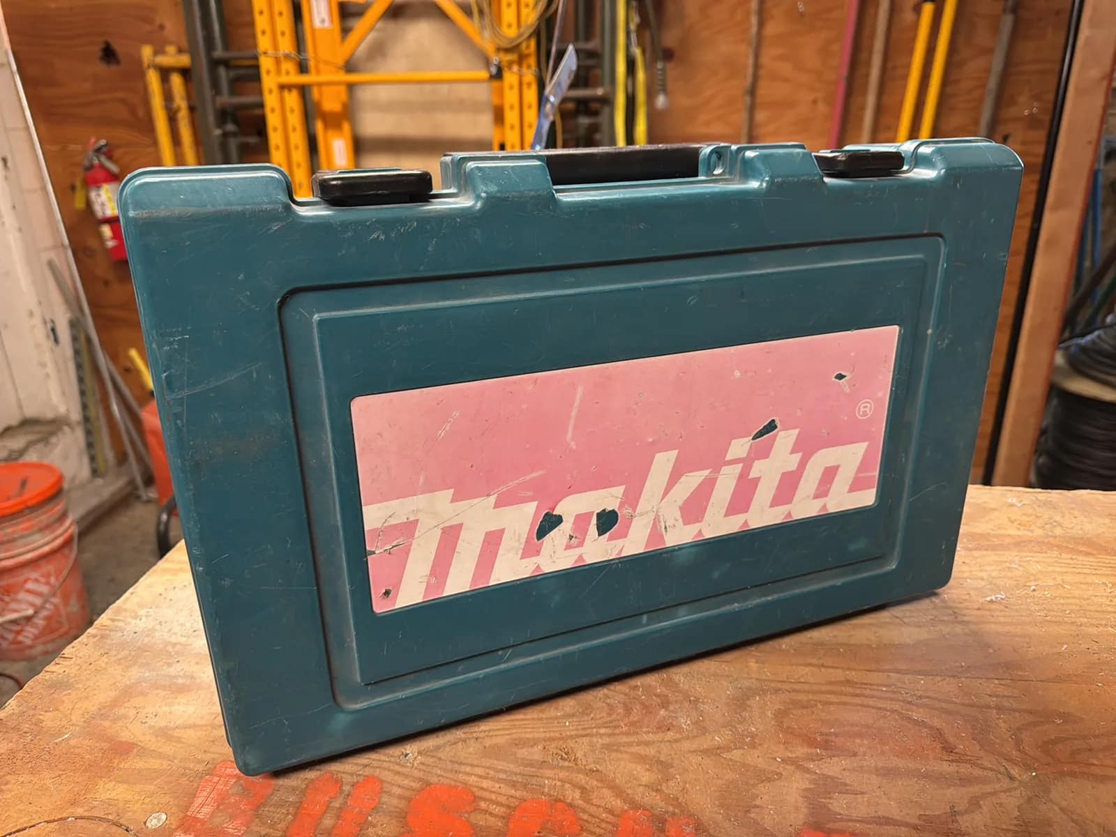 Makita 1” Rotary Hammer HR2641, photo 2 of 9