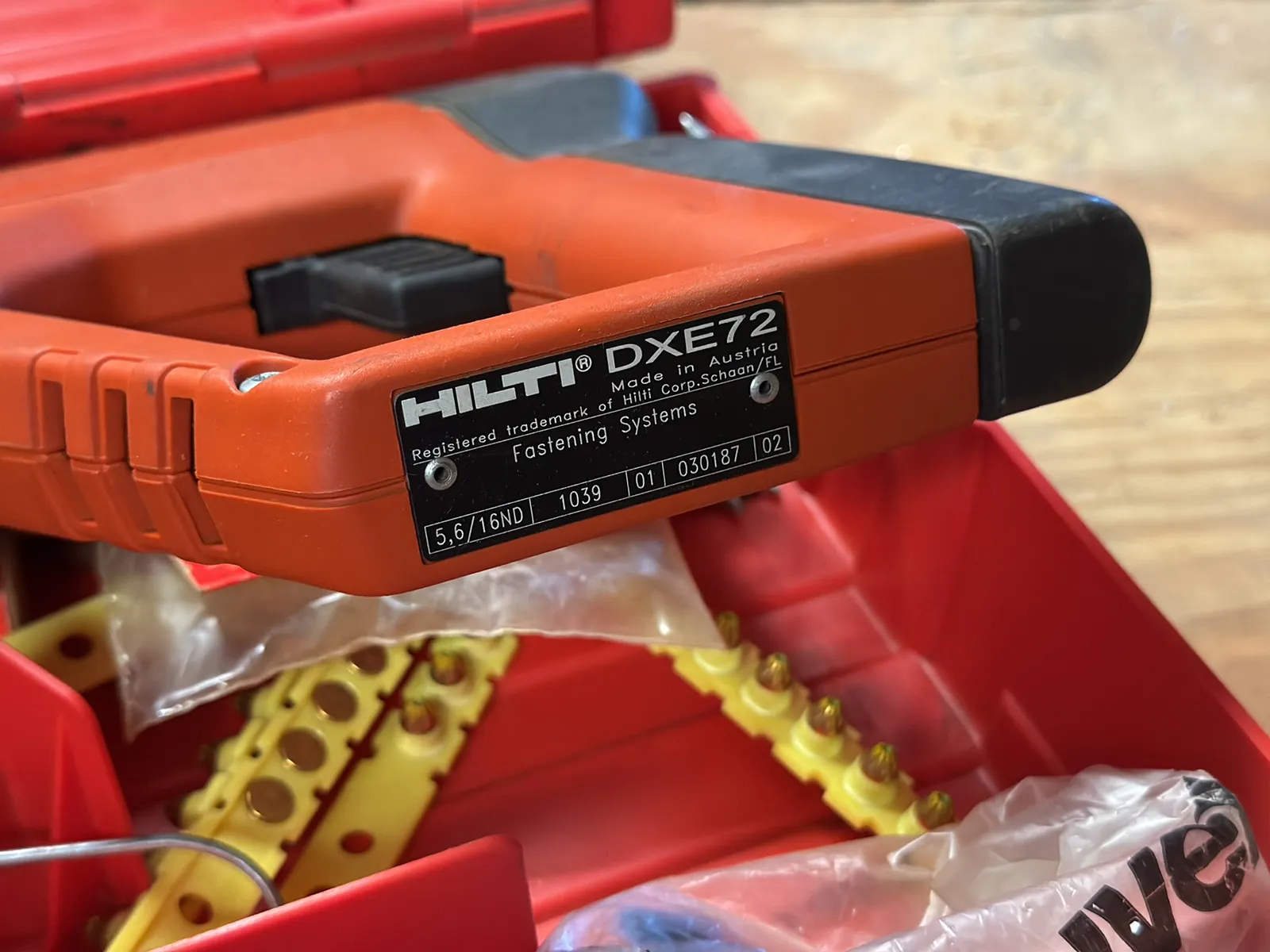 Hilti Powder Actuated Fastener DXE72, photo 5 of 8