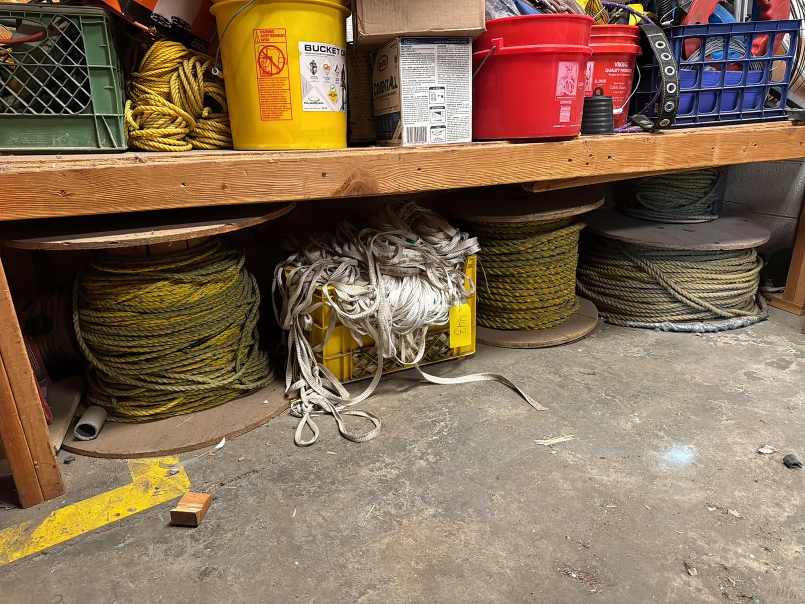contents-under-shelf-rope-and-strapping-a39dc1