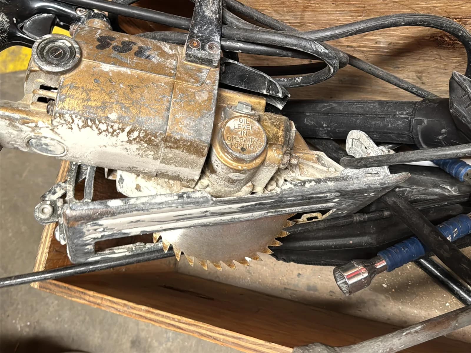 Crate And Contents: Saw, Star Wrenches, And Bottle Jack, photo 4 of 8