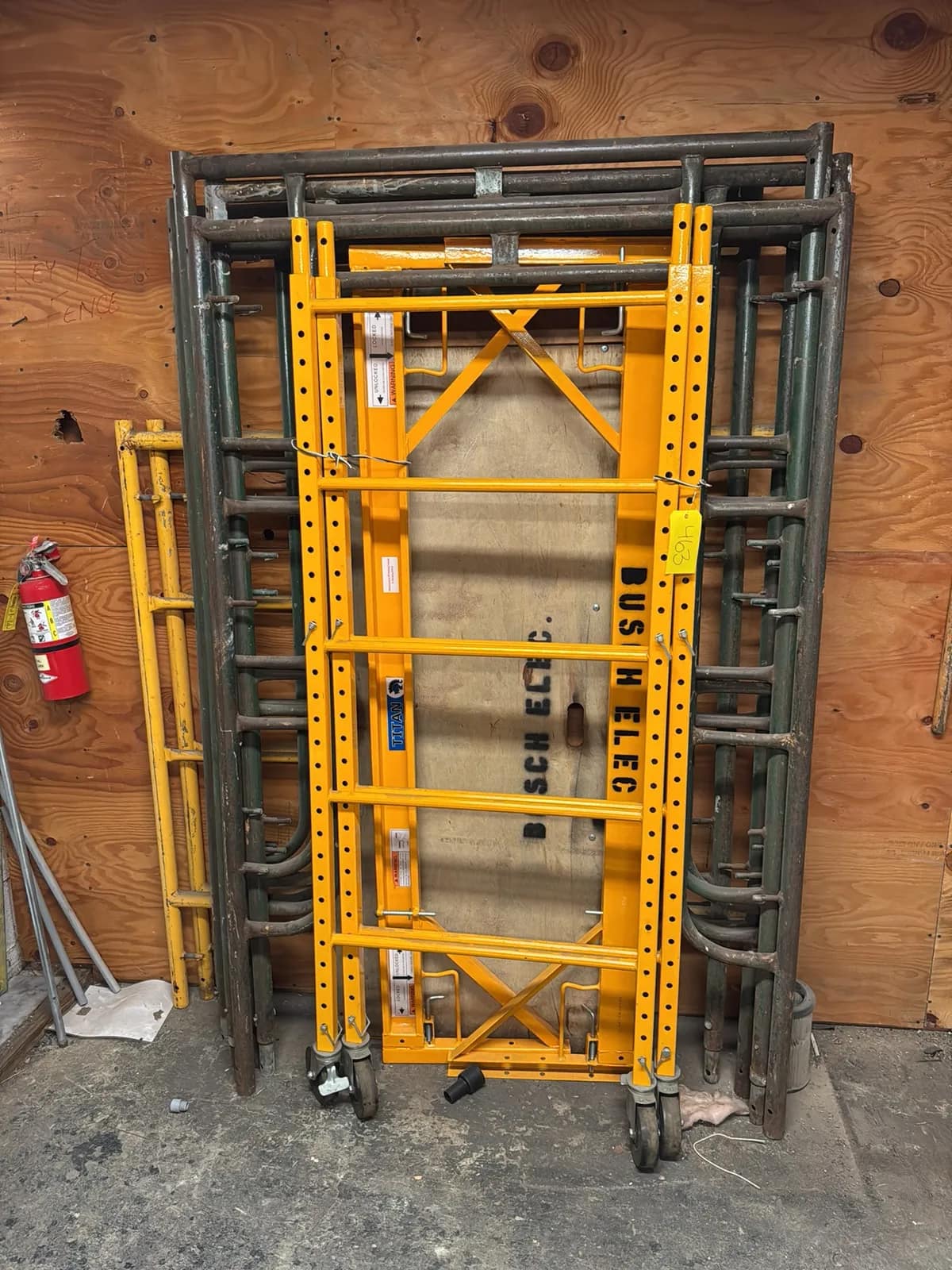 bulk-lot-of-scaffolding-f25e26
