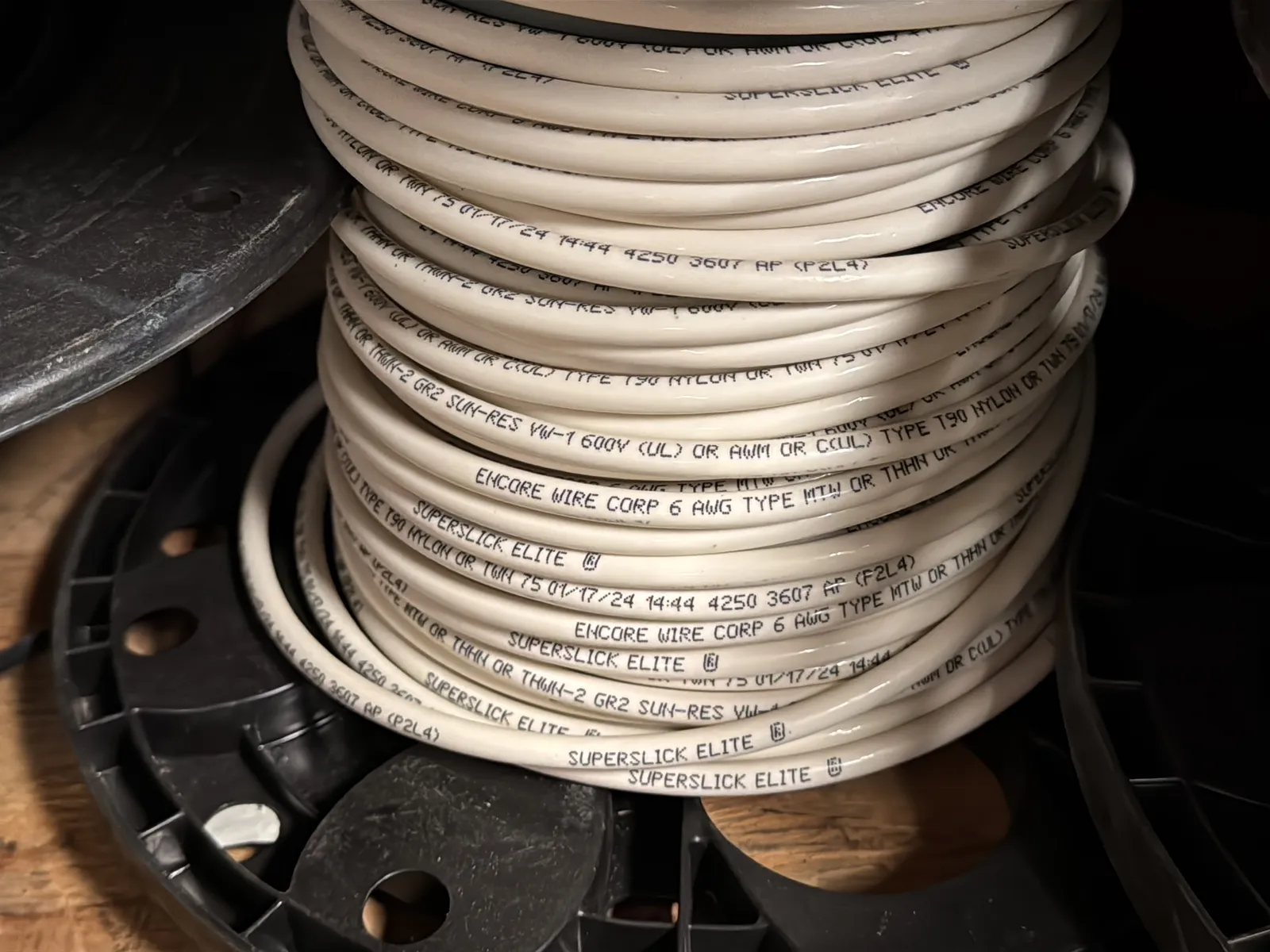 Contents Of (1) Shelf: Assorted Wire, photo 3 of 8
