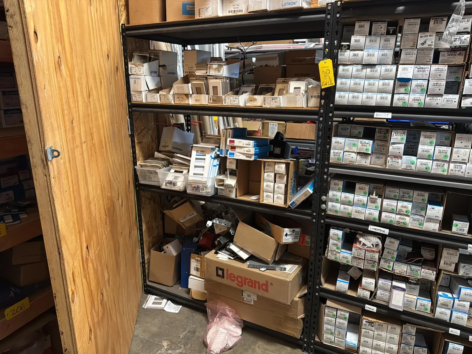 metal-adjustable-shelving-unit-contents-not-included-mu94vksx