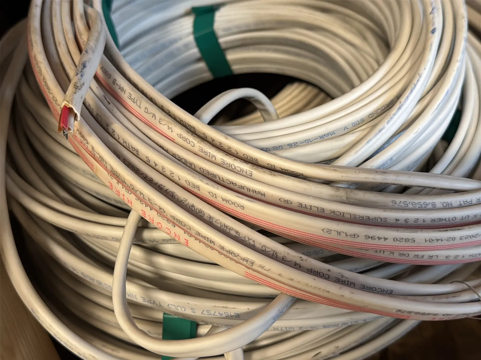 Contents Of (1) Shelf: Assorted Wire, photo 3 of 9