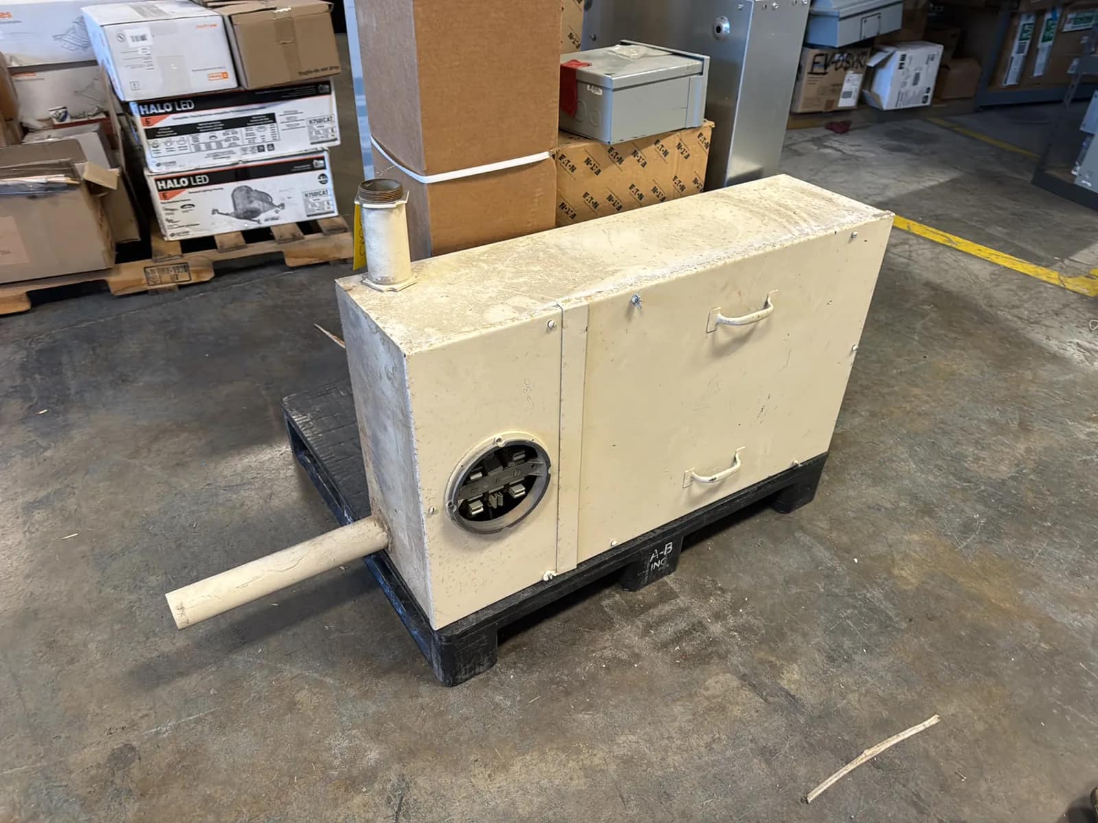 Contents of Pallet: Assorted Electrical Boxes, photo 2 of 12