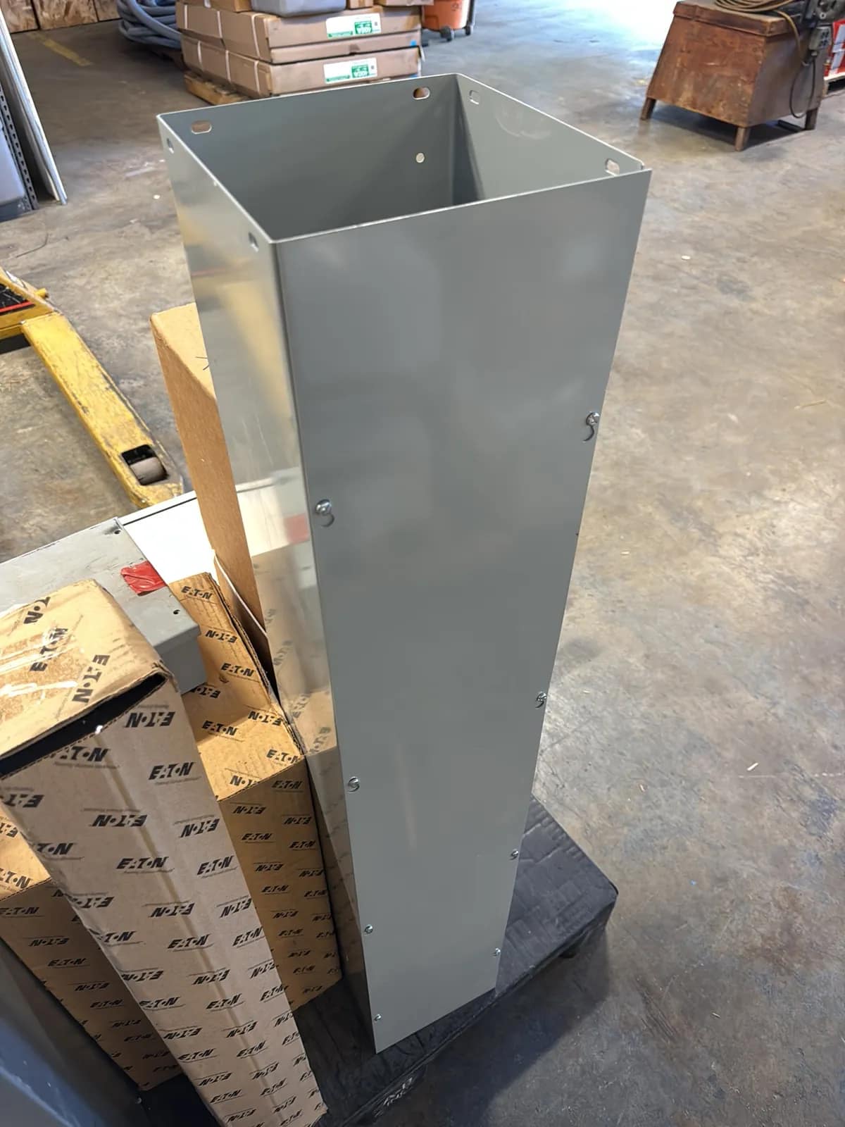Contents of Pallet: Assorted Electrical Boxes, photo 9 of 12