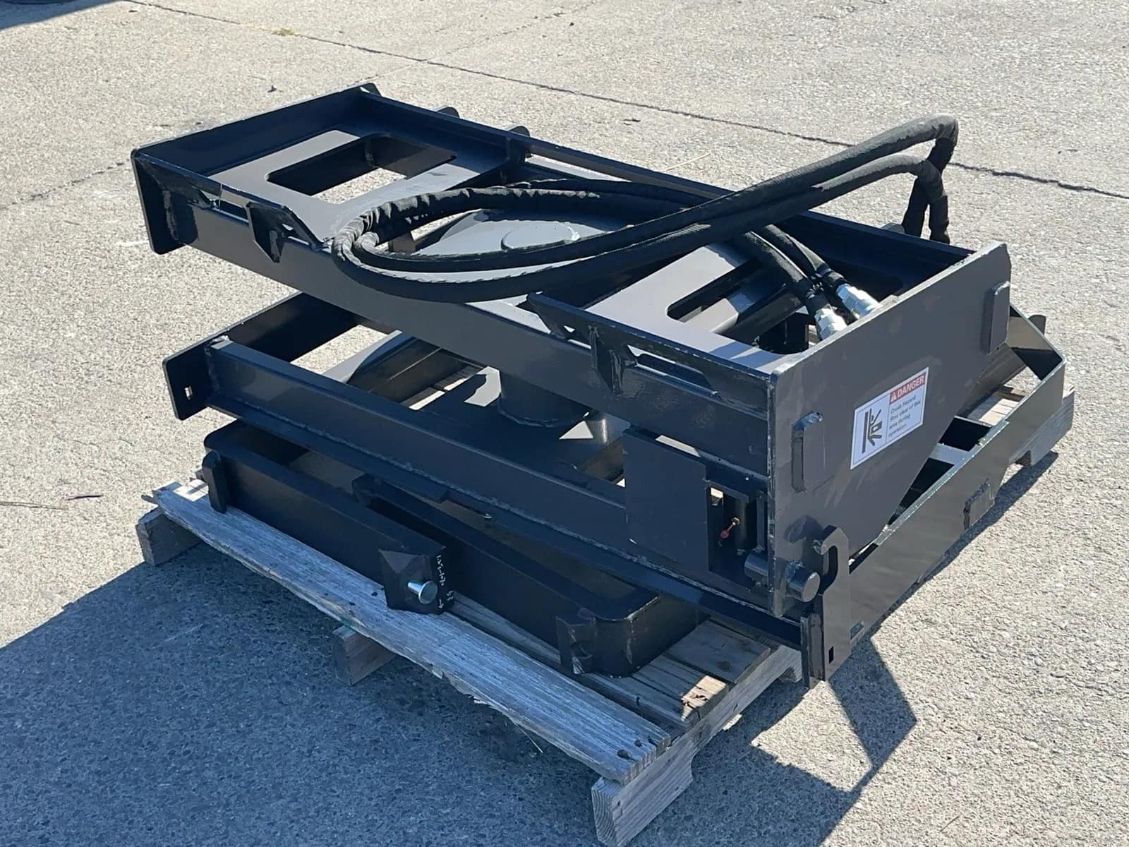 2026 Arteer RPT-42L Rotating Hydraulic Skid Steer Fork Attachment (Unused), photo 8 of 15