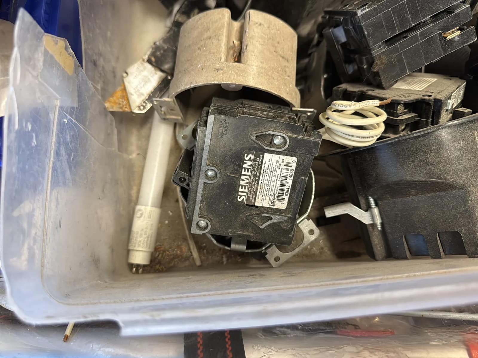 Haulmaster Rolling Cart And Contents: Electrical Supply, Breaker Switches, Light Fixture Boxes, And Cover Plates And Berger Tripod, photo 11 of 22