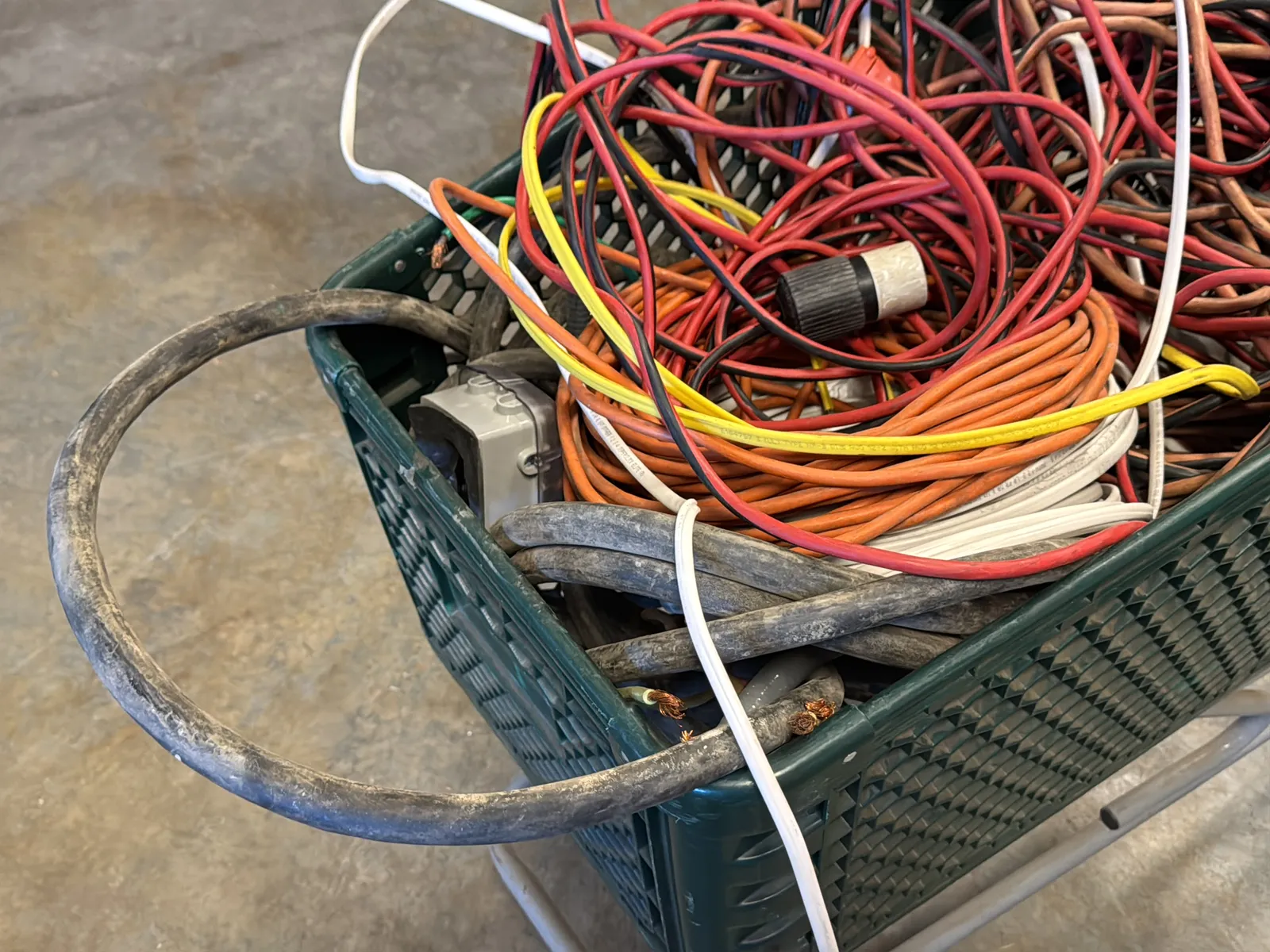 Cart And Contents: Extension Cords, photo 3 of 8