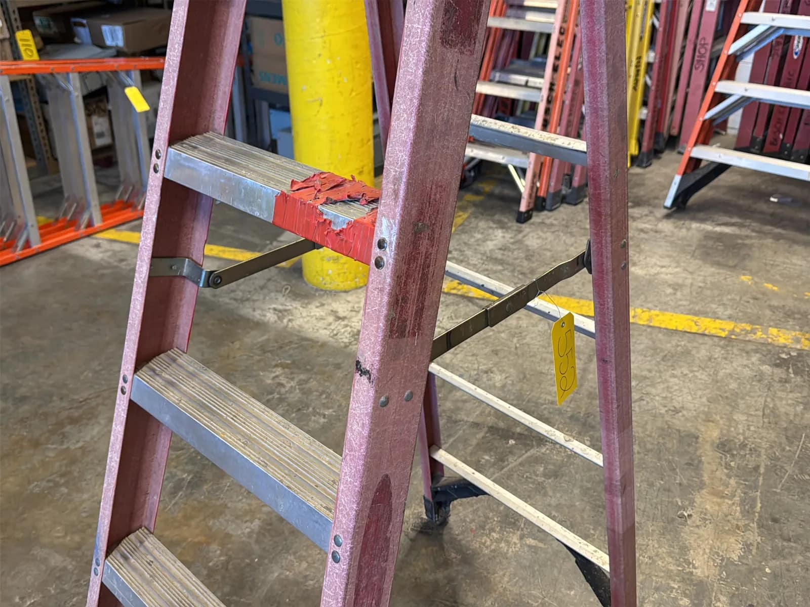 Werner 6’ Fiberglass Ladder, photo 3 of 6