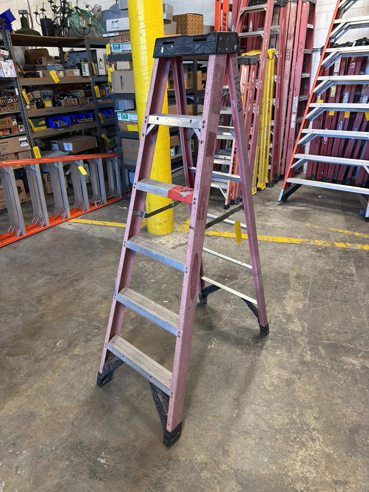 werner-6-fiberglass-ladder-1b1488