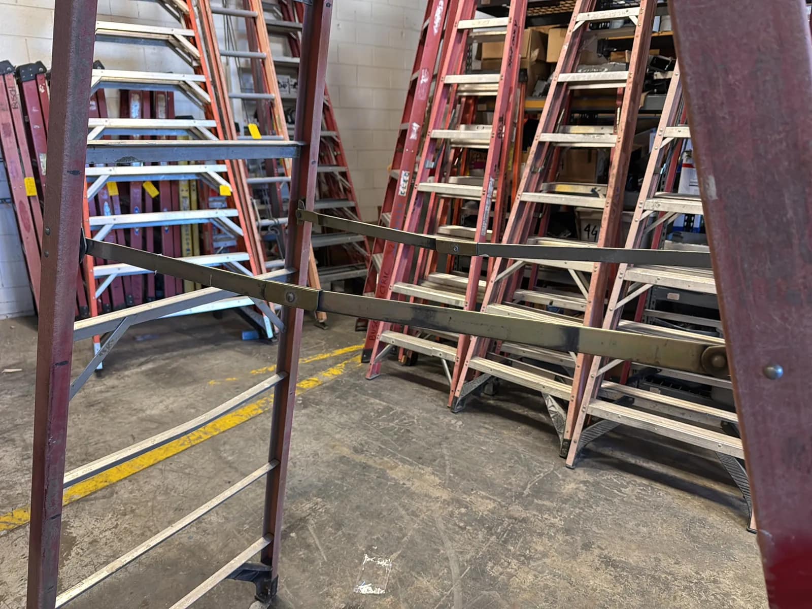 Werner 10’ Fiberglass Ladder, photo 6 of 7