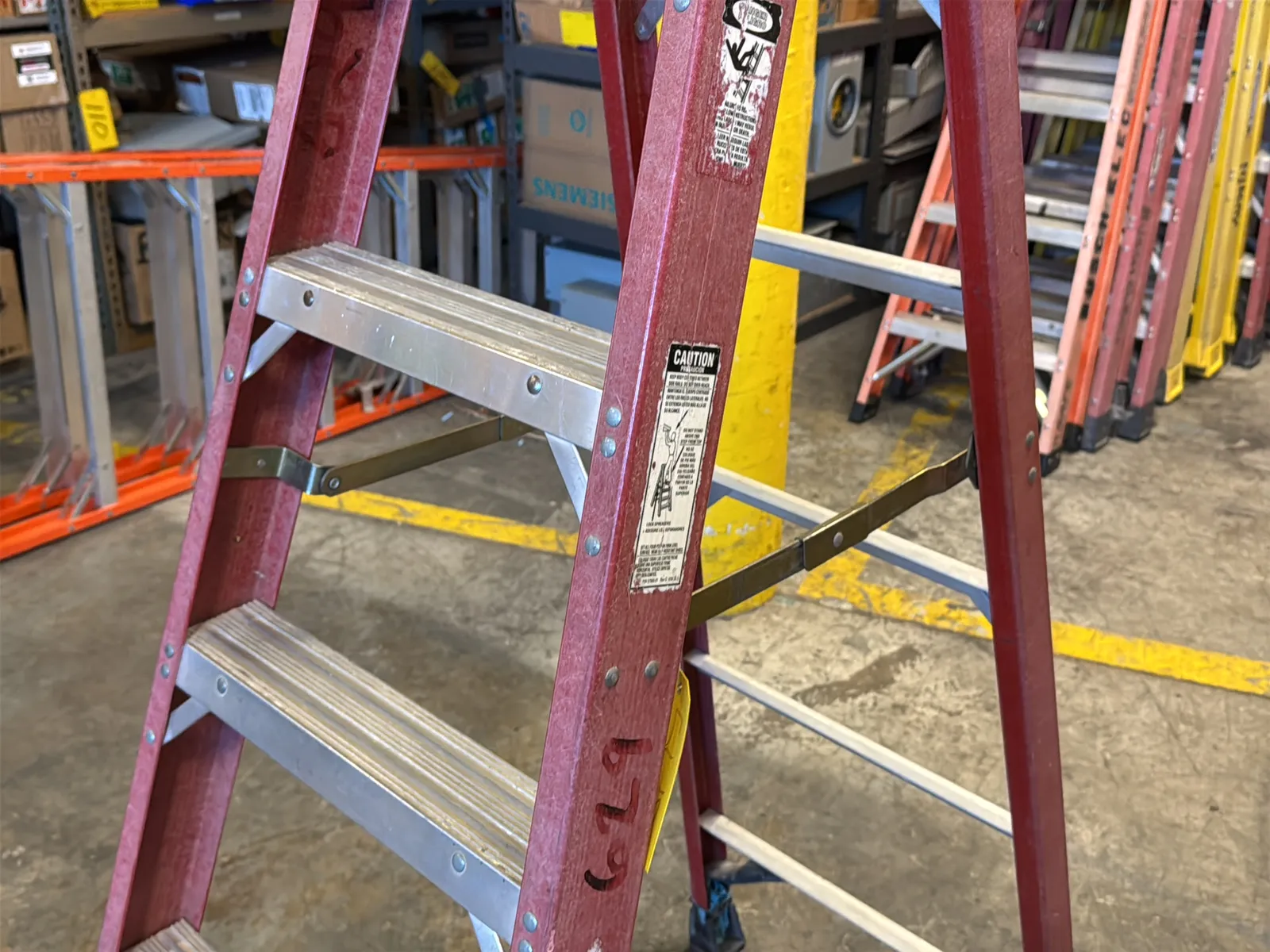 Werner 6’ Fiberglass Ladder, photo 3 of 6